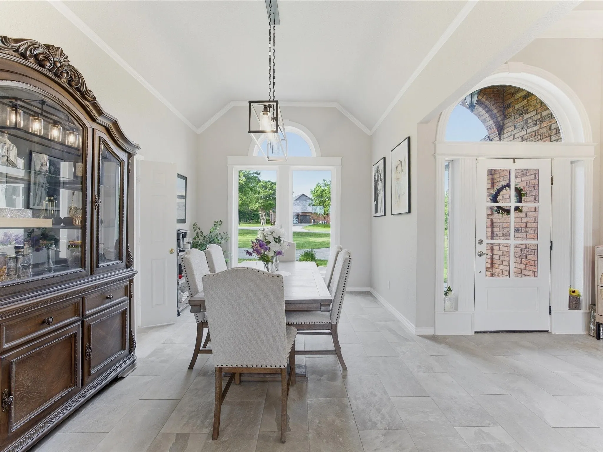 Single Family Residence For Sale in Wise County , 104 Marina Del Ray, Bridgeport, Texas 76426, 4 Bedroom, 3 Bathroom, 3 Garage spaces, 2,587 Sqft, built in 1996, mls#21241017, Real Estate Agent in Bridgeport, Homes For Sale in Wise county, Homes For Sale in Bridgeport, Realtor in Bridgeport Texas, Real Estate Brokerage Independent Realty Texas, Luminita Cordes Realtor