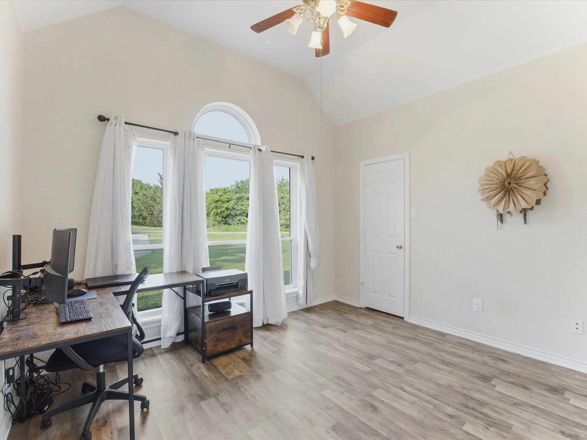 Single Family Residence For Sale in Wise County , 104 Marina Del Ray, Bridgeport, Texas 76426, 4 Bedroom, 3 Bathroom, 3 Garage spaces, 2,587 Sqft, built in 1996, mls#21241017, Real Estate Agent in Bridgeport, Homes For Sale in Wise county, Homes For Sale in Bridgeport, Realtor in Bridgeport Texas, Real Estate Brokerage Independent Realty Texas, Luminita Cordes Realtor