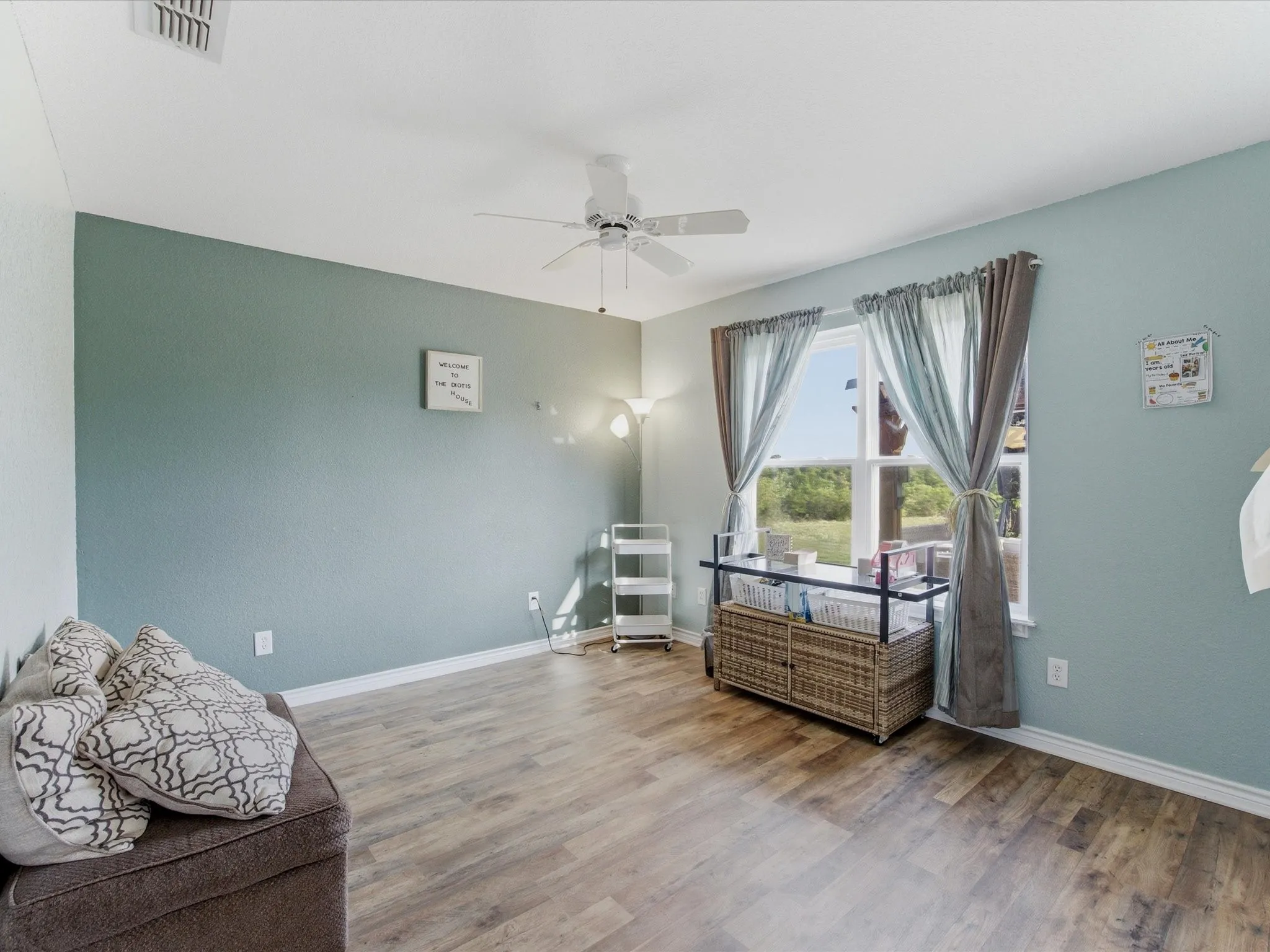 Single Family Residence For Sale in Wise County , 104 Marina Del Ray, Bridgeport, Texas 76426, 4 Bedroom, 3 Bathroom, 3 Garage spaces, 2,587 Sqft, built in 1996, mls#21241017, Real Estate Agent in Bridgeport, Homes For Sale in Wise county, Homes For Sale in Bridgeport, Realtor in Bridgeport Texas, Real Estate Brokerage Independent Realty Texas, Luminita Cordes Realtor