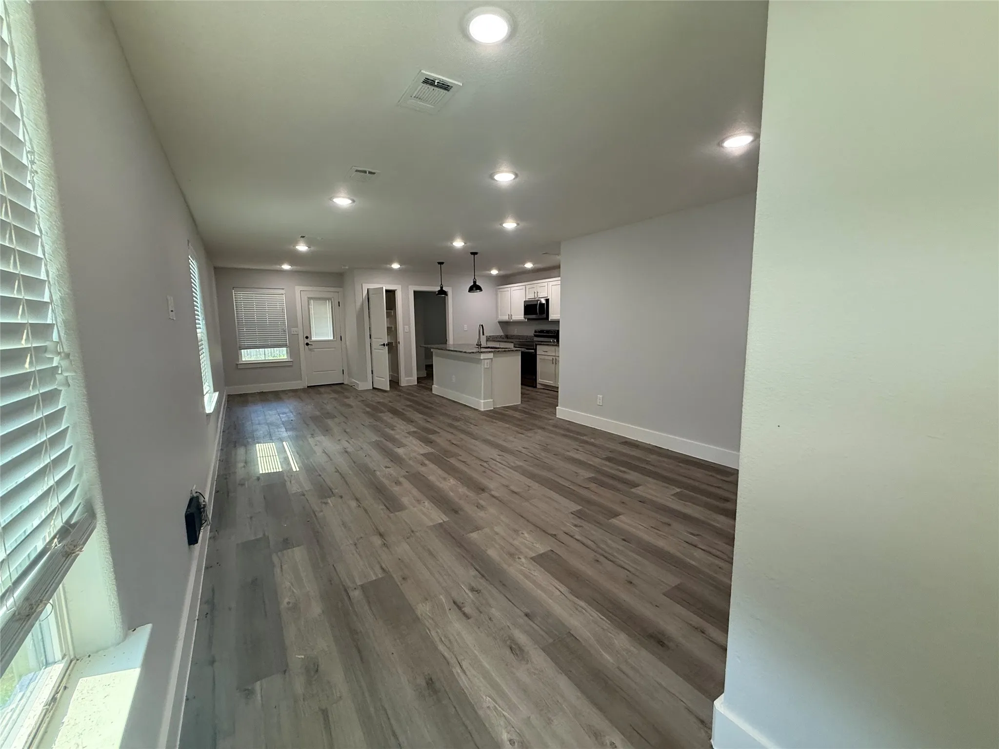 Single Family Residence For Sale in Fannin County , 420 E 5th Street, Bonham, Texas 75418, 3 Bedroom, 2 Bathroom, Garage spaces, 1,216 Sqft, built in 2023, New Construction - Complete, mls#21238712, Real Estate Agent in Bonham, Homes For Sale in Fannin county, Homes For Sale in Bonham, Realtor in Bonham Texas, Real Estate Brokerage Independent Realty Texas, Luminita Cordes Realtor
