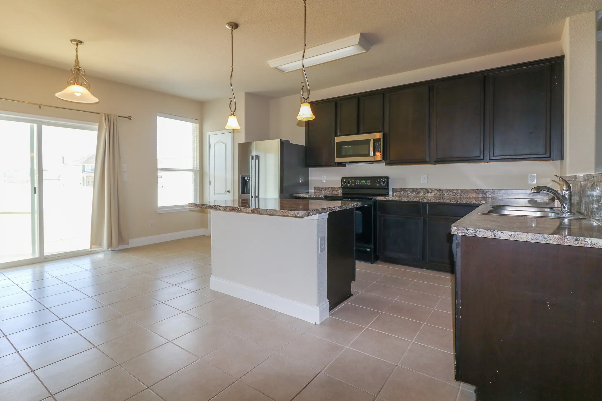 Single Family Residence For Sale in Denton County , 9160 Cranston Court, Providence Village, Texas 76227, 4 Bedrooms, 4 Bathrooms, 2 Garage spaces, 3,206 Sqft, built in 2016, Preowned, Price $425,000, mls#21239940, Real Estate Agent in Providence Village, Homes For Sale in Denton county, Homes For Sale in Providence Village, Realtor in Providence Village Texas, Real Estate Brokerage Independent Realty Texas, Luminita Cordes Realtor