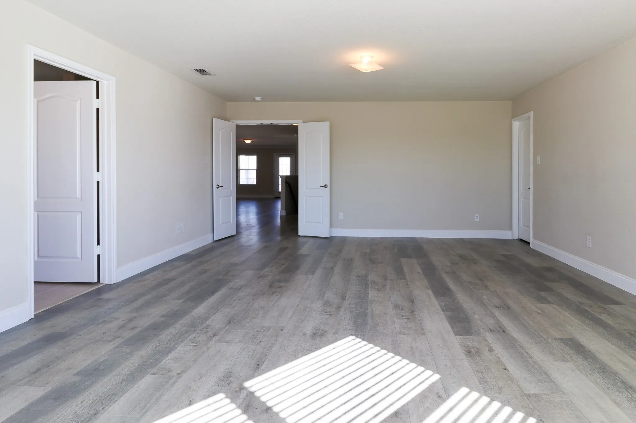 Single Family Residence For Sale in Denton County , 9160 Cranston Court, Providence Village, Texas 76227, 4 Bedrooms, 4 Bathrooms, 2 Garage spaces, 3,206 Sqft, built in 2016, Preowned, Price $425,000, mls#21239940, Real Estate Agent in Providence Village, Homes For Sale in Denton county, Homes For Sale in Providence Village, Realtor in Providence Village Texas, Real Estate Brokerage Independent Realty Texas, Luminita Cordes Realtor