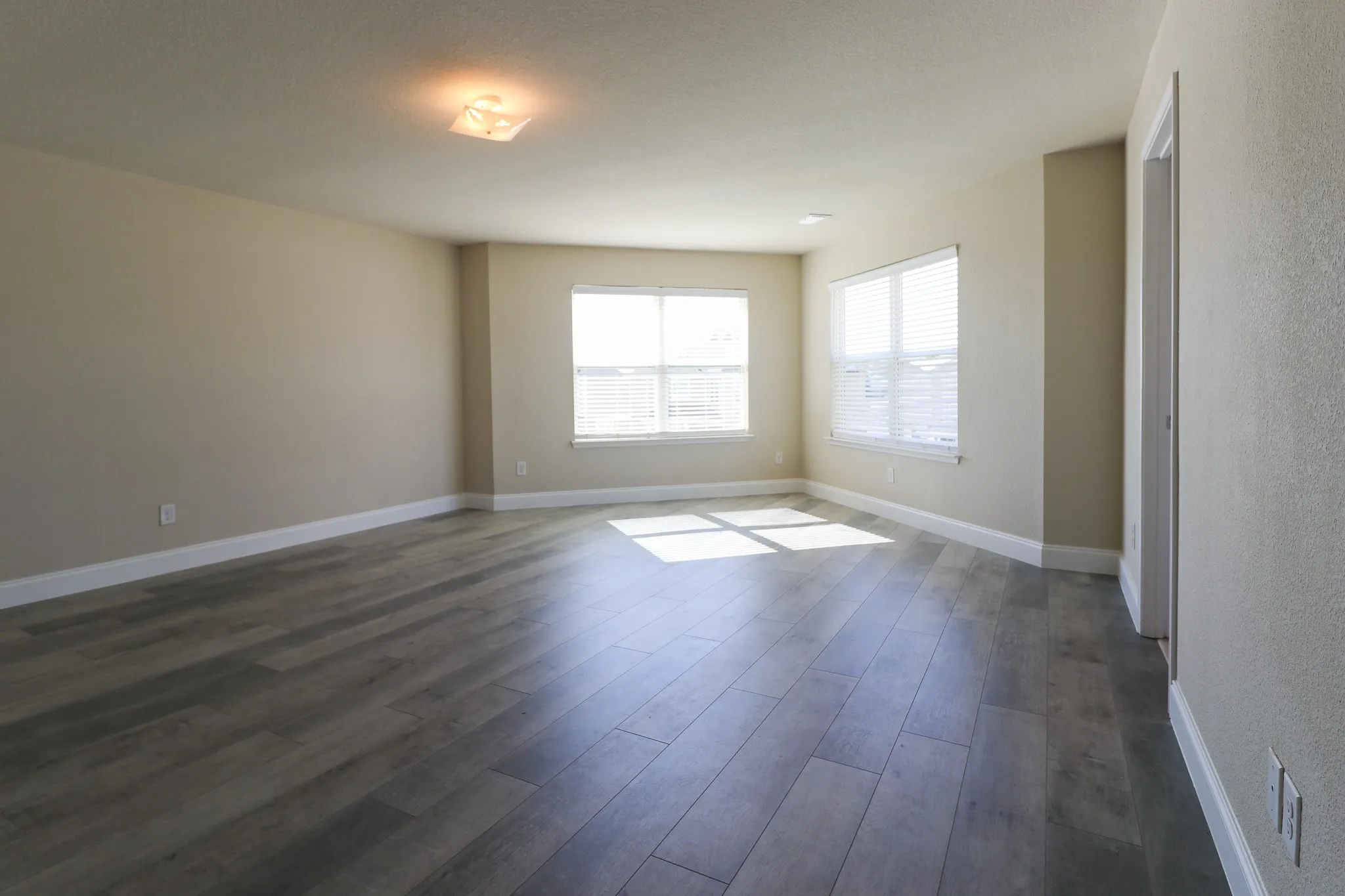 Single Family Residence For Sale in Denton County , 9160 Cranston Court, Providence Village, Texas 76227, 4 Bedrooms, 4 Bathrooms, 2 Garage spaces, 3,206 Sqft, built in 2016, Preowned, Price $425,000, mls#21239940, Real Estate Agent in Providence Village, Homes For Sale in Denton county, Homes For Sale in Providence Village, Realtor in Providence Village Texas, Real Estate Brokerage Independent Realty Texas, Luminita Cordes Realtor