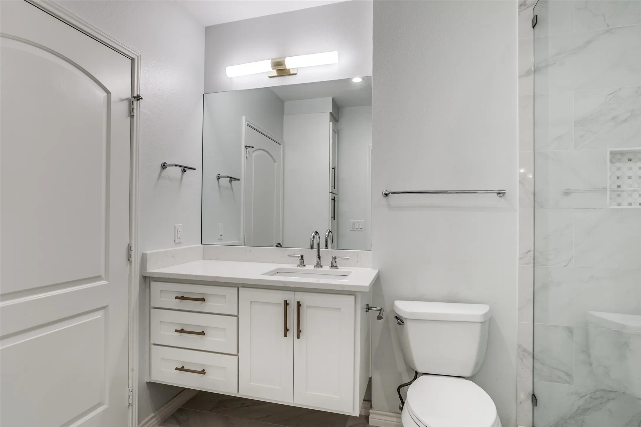 Condominium For Rent in Dallas County , 3225 Turtle Creek Boulevard 220, Dallas, Texas 75219, 2 Bedroom, 2 Bathroom, 1 Garage spaces, 1,154 Sqft, built in 1998, Preowned, mls#21202510, Real Estate Agent in Dallas, Homes For Rent in Dallas county, Homes For Rent in Dallas, Realtor in Dallas Texas, Real Estate Brokerage Independent Realty Texas, Luminita Cordes Realtor