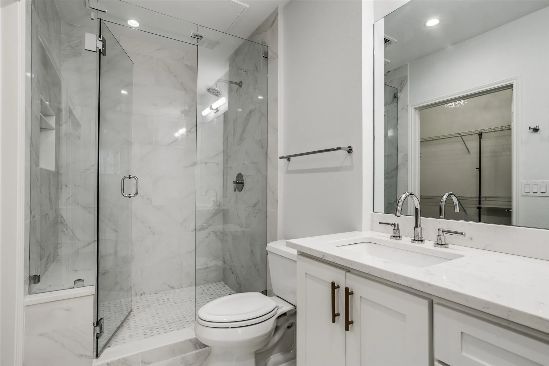 Condominium For Rent in Dallas County , 3225 Turtle Creek Boulevard 220, Dallas, Texas 75219, 2 Bedroom, 2 Bathroom, 1 Garage spaces, 1,154 Sqft, built in 1998, Preowned, mls#21202510, Real Estate Agent in Dallas, Homes For Rent in Dallas county, Homes For Rent in Dallas, Realtor in Dallas Texas, Real Estate Brokerage Independent Realty Texas, Luminita Cordes Realtor