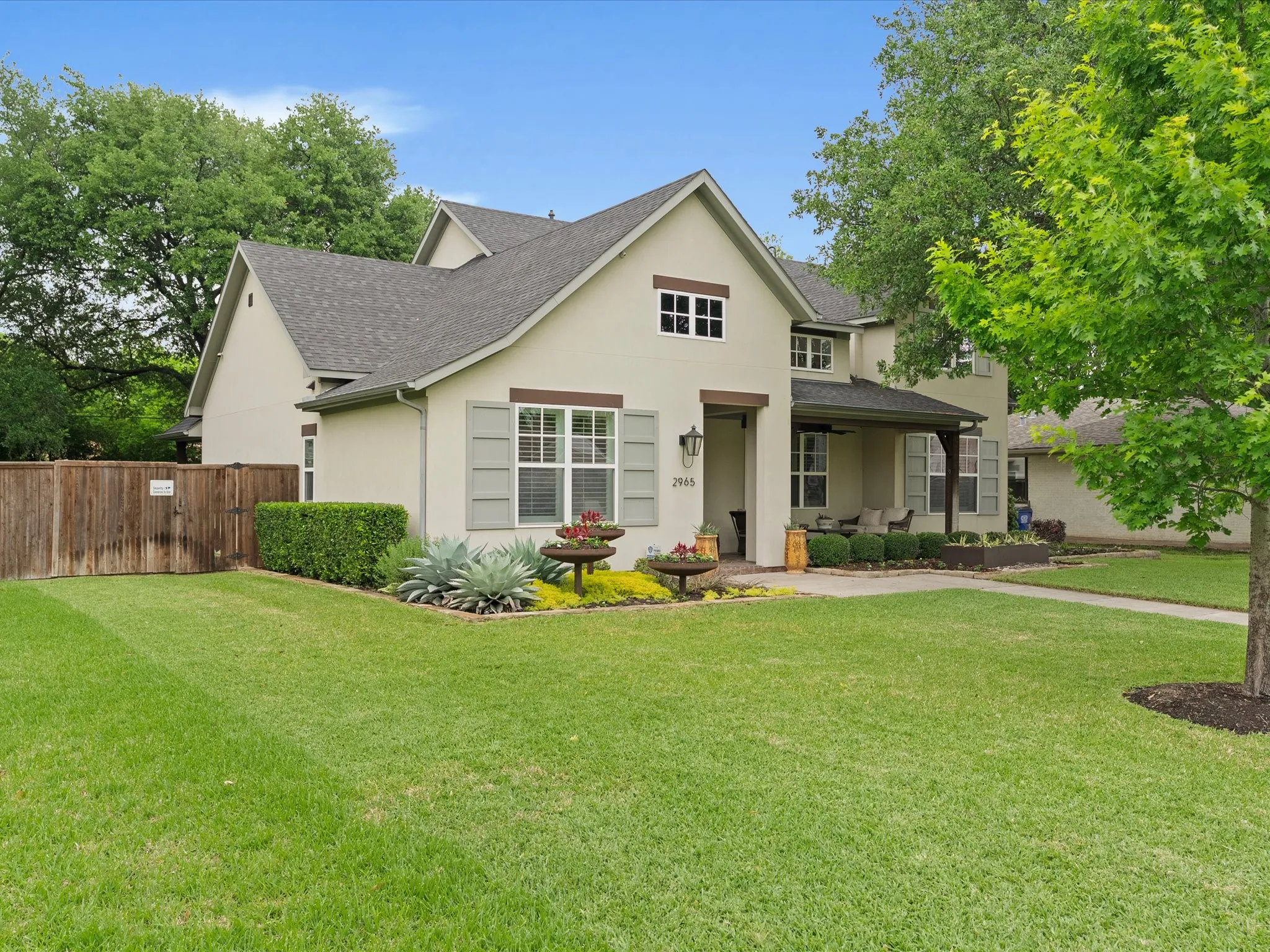 Single Family Residence For Sale in Dallas County , 2965 Eric Lane, Farmers Branch, Texas 75234, 4 Bedroom, 3 Bathroom, 2 Garage spaces, 3,006 Sqft, built in 2015, mls#21240333, Real Estate Agent in Farmers Branch, Homes For Sale in Dallas county, Homes For Sale in Farmers Branch, Realtor in Farmers Branch Texas, Real Estate Brokerage Independent Realty Texas, Luminita Cordes Realtor