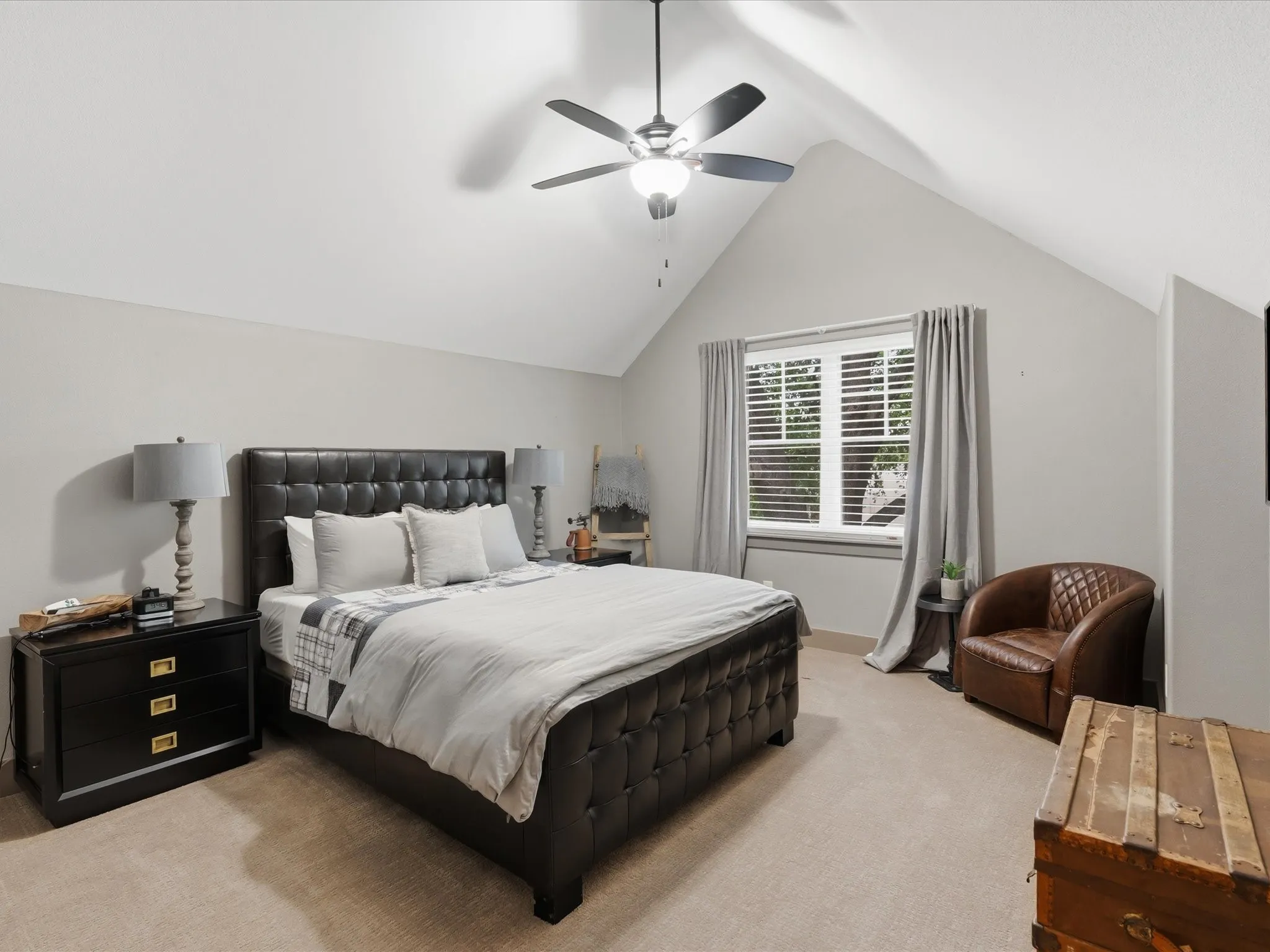 Single Family Residence For Sale in Dallas County , 2965 Eric Lane, Farmers Branch, Texas 75234, 4 Bedroom, 3 Bathroom, 2 Garage spaces, 3,006 Sqft, built in 2015, mls#21240333, Real Estate Agent in Farmers Branch, Homes For Sale in Dallas county, Homes For Sale in Farmers Branch, Realtor in Farmers Branch Texas, Real Estate Brokerage Independent Realty Texas, Luminita Cordes Realtor