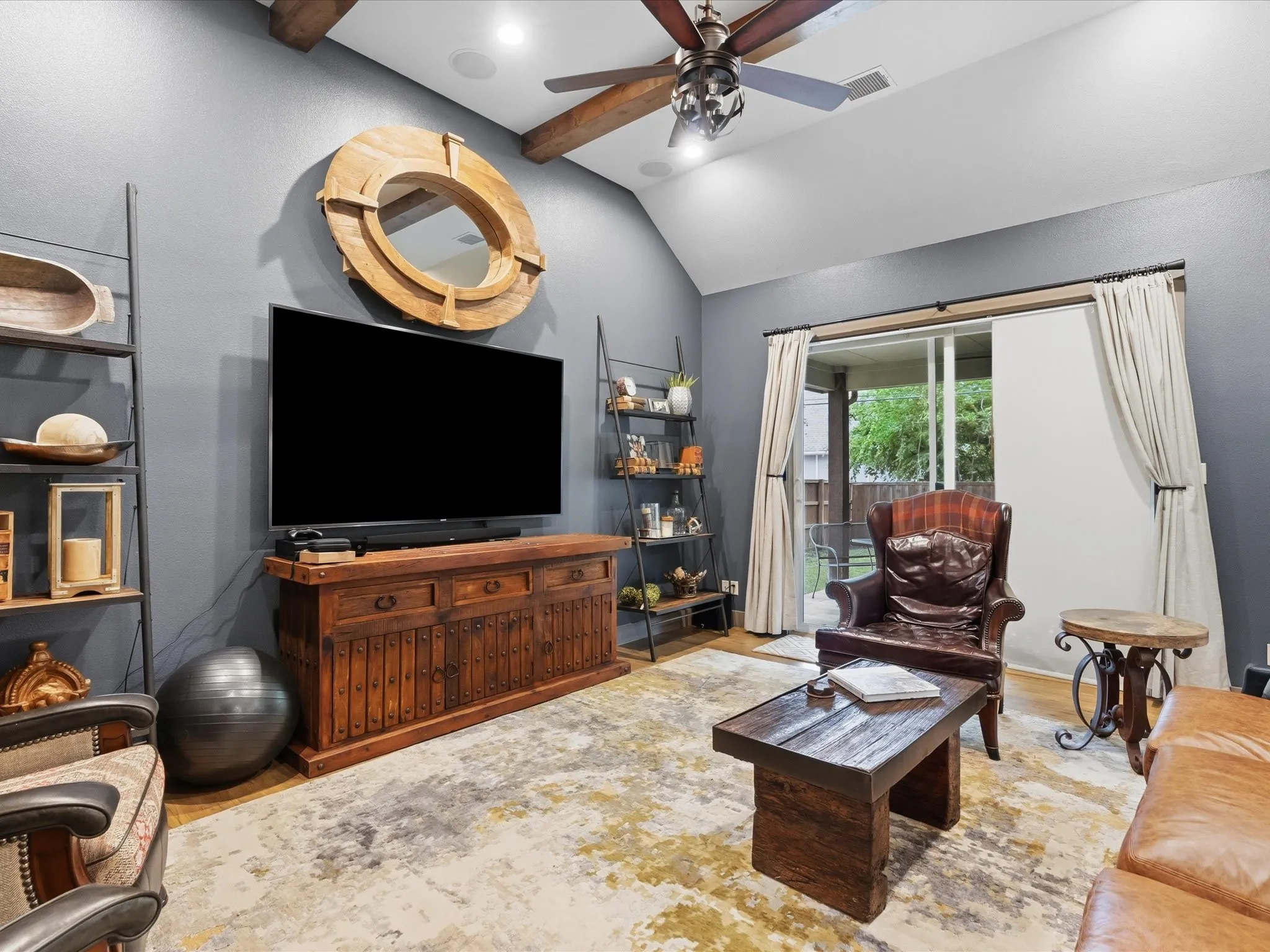 Single Family Residence For Sale in Dallas County , 2965 Eric Lane, Farmers Branch, Texas 75234, 4 Bedroom, 3 Bathroom, 2 Garage spaces, 3,006 Sqft, built in 2015, mls#21240333, Real Estate Agent in Farmers Branch, Homes For Sale in Dallas county, Homes For Sale in Farmers Branch, Realtor in Farmers Branch Texas, Real Estate Brokerage Independent Realty Texas, Luminita Cordes Realtor