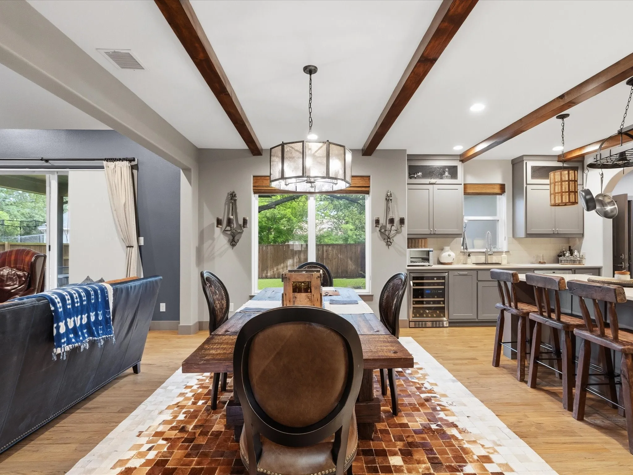 Single Family Residence For Sale in Dallas County , 2965 Eric Lane, Farmers Branch, Texas 75234, 4 Bedroom, 3 Bathroom, 2 Garage spaces, 3,006 Sqft, built in 2015, mls#21240333, Real Estate Agent in Farmers Branch, Homes For Sale in Dallas county, Homes For Sale in Farmers Branch, Realtor in Farmers Branch Texas, Real Estate Brokerage Independent Realty Texas, Luminita Cordes Realtor