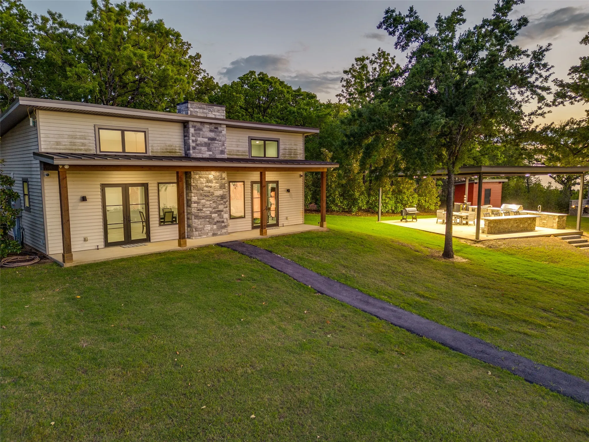 Farm For Sale in Henderson County , 0 Barron, Caney City, Texas 75148, 9 Bedroom, 11 Bathroom, 6 Garage spaces, 9,774 Sqft, built in 2021, Preowned, Price $14,700,000, mls#21240789, Real Estate Agent in Caney City, Homes For Sale in Henderson county, Homes For Sale in Caney City, Realtor in Caney City Texas, Real Estate Brokerage Independent Realty Texas, Luminita Cordes Realtor