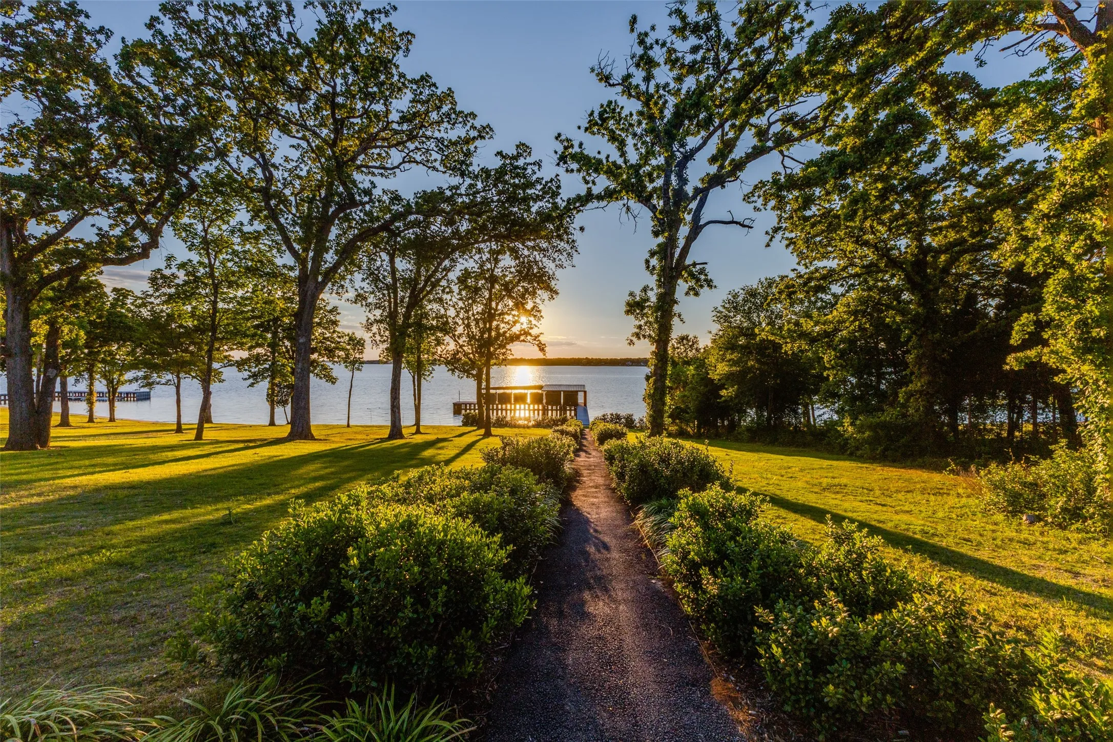 Farm For Sale in Henderson County , 0 Barron, Caney City, Texas 75148, 9 Bedroom, 11 Bathroom, 6 Garage spaces, 9,774 Sqft, built in 2021, Preowned, Price $14,700,000, mls#21240789, Real Estate Agent in Caney City, Homes For Sale in Henderson county, Homes For Sale in Caney City, Realtor in Caney City Texas, Real Estate Brokerage Independent Realty Texas, Luminita Cordes Realtor