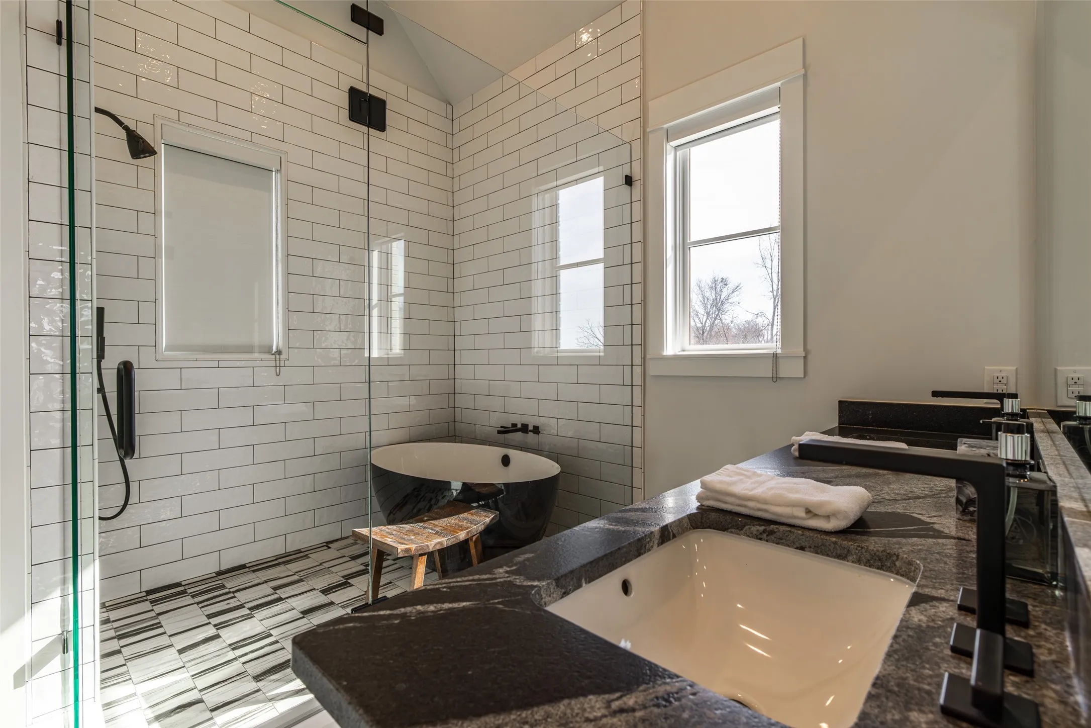 Farm For Sale in Henderson County , 0 Barron, Caney City, Texas 75148, 9 Bedroom, 11 Bathroom, 6 Garage spaces, 9,774 Sqft, built in 2021, Preowned, Price $14,700,000, mls#21240789, Real Estate Agent in Caney City, Homes For Sale in Henderson county, Homes For Sale in Caney City, Realtor in Caney City Texas, Real Estate Brokerage Independent Realty Texas, Luminita Cordes Realtor