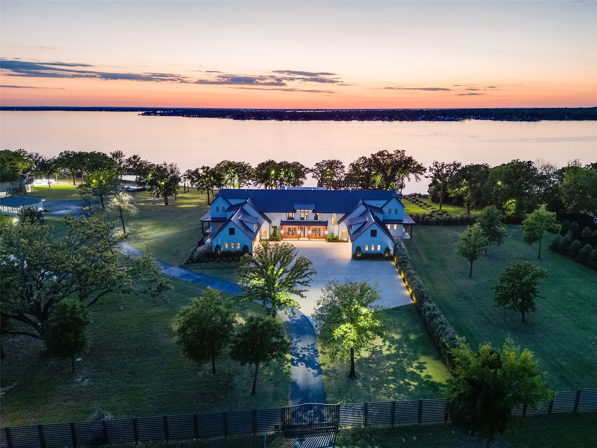 Farm For Sale in Henderson County , 0 Barron, Caney City, Texas 75148, 9 Bedroom, 11 Bathroom, 6 Garage spaces, 9,774 Sqft, built in 2021, Preowned, Price $14,700,000, mls#21240789, Real Estate Agent in Caney City, Homes For Sale in Henderson county, Homes For Sale in Caney City, Realtor in Caney City Texas, Real Estate Brokerage Independent Realty Texas, Luminita Cordes Realtor