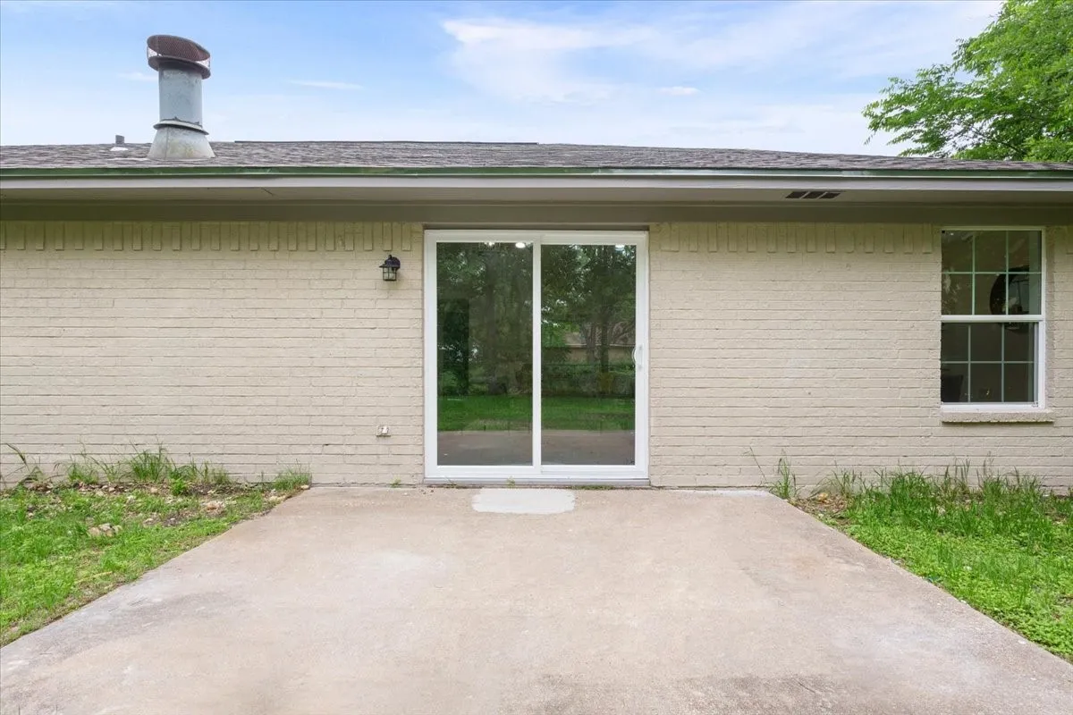 Single Family Residence For Sale in Mc Lennan County , 329 Applewood Lane, Hewitt, Texas 76643, 3 Bedroom, 2 Bathroom, 1 Garage spaces, 1,488 Sqft, built in 1984, mls#21241456, Real Estate Agent in Hewitt, Homes For Sale in Mc Lennan county, Homes For Sale in Hewitt, Realtor in Hewitt Texas, Real Estate Brokerage Independent Realty Texas, Luminita Cordes Realtor