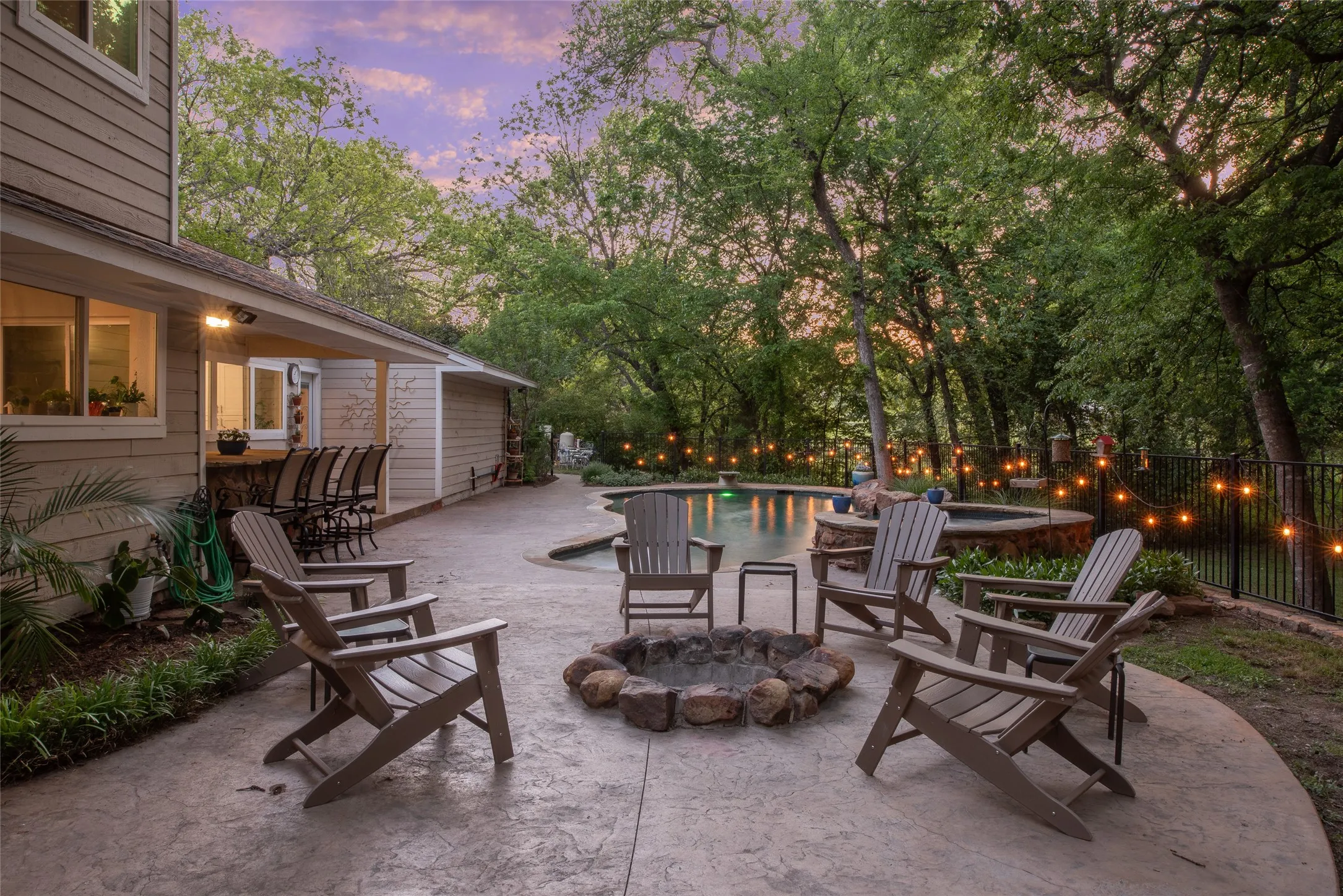 Single Family Residence For Sale in Collin County , 1451 Meandro Ria Lane, Fairview, Texas 75069, 3 Bedroom, 3 Bathroom, 2 Garage spaces, 2,890 Sqft, built in 1981, Preowned, mls#21233772, Real Estate Agent in Fairview, Homes For Sale in Collin county, Homes For Sale in Fairview, Realtor in Fairview Texas, Real Estate Brokerage Independent Realty Texas, Luminita Cordes Realtor