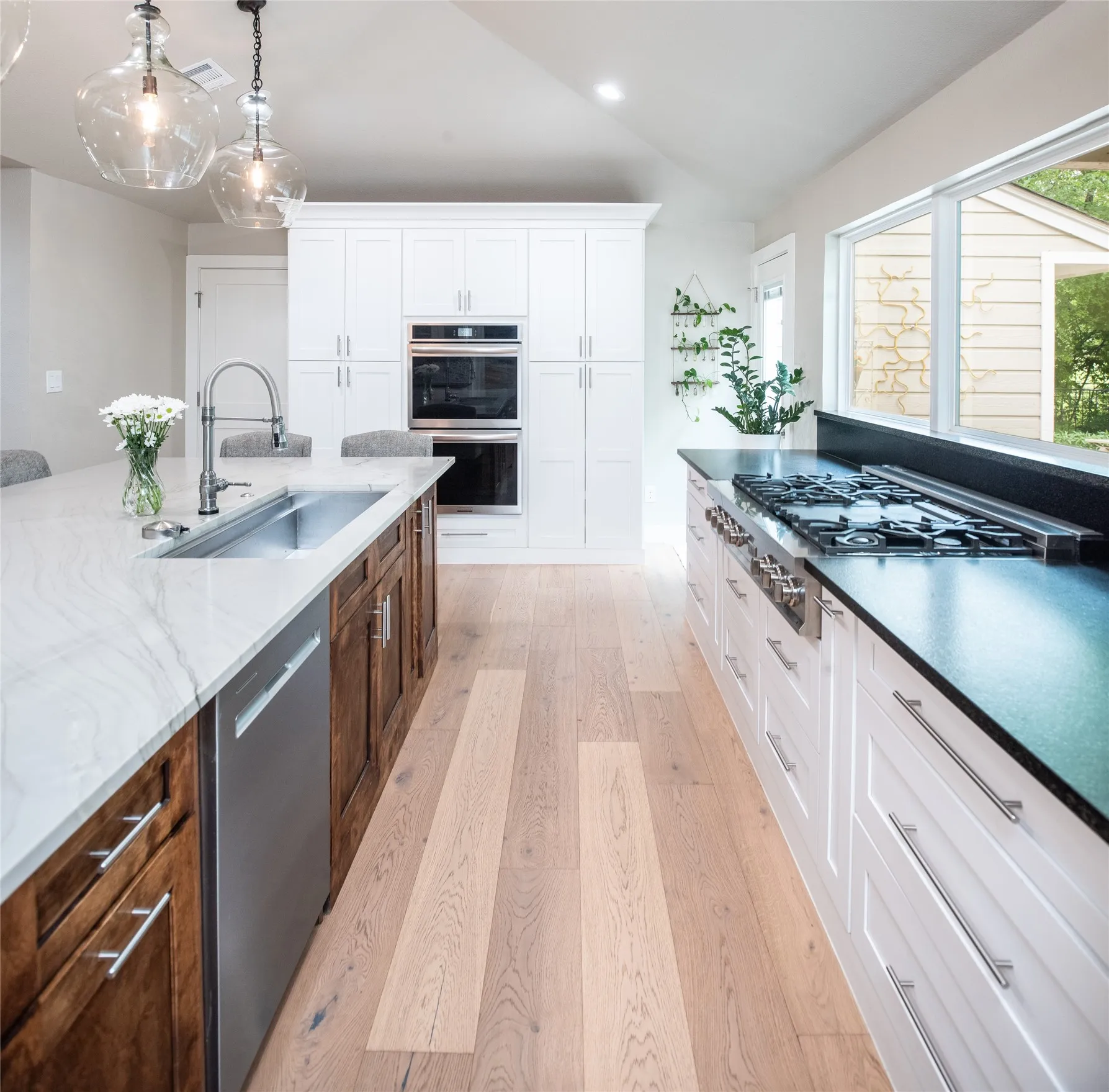 Single Family Residence For Sale in Collin County , 1451 Meandro Ria Lane, Fairview, Texas 75069, 3 Bedroom, 3 Bathroom, 2 Garage spaces, 2,890 Sqft, built in 1981, Preowned, mls#21233772, Real Estate Agent in Fairview, Homes For Sale in Collin county, Homes For Sale in Fairview, Realtor in Fairview Texas, Real Estate Brokerage Independent Realty Texas, Luminita Cordes Realtor