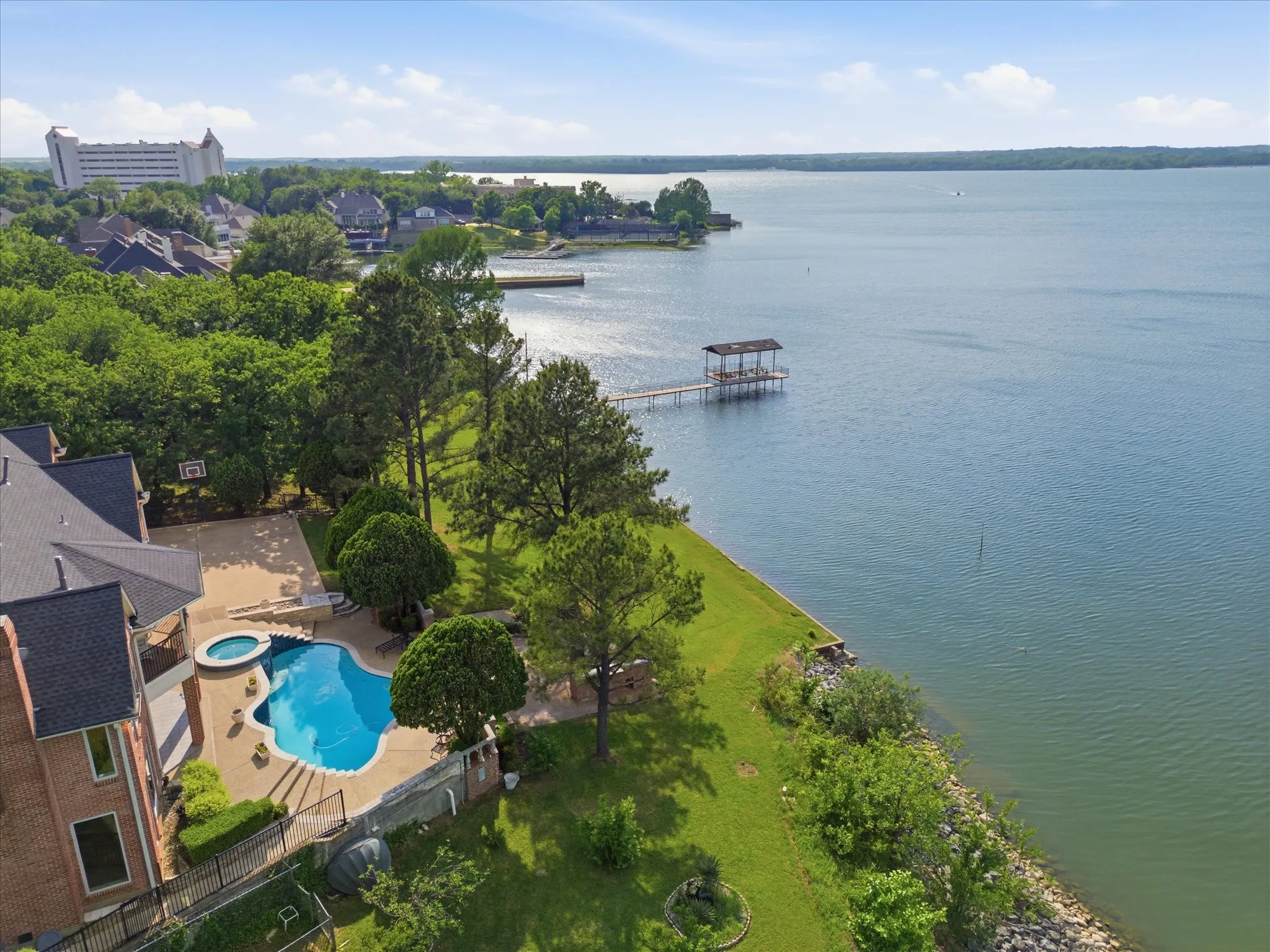 Single Family Residence For Sale in Tarrant County , 5815 Bay Club Drive, Arlington, Texas 76013, 5 Bedroom, 5 Bathroom, 3 Garage spaces, 4,634 Sqft, built in 1992, Preowned, mls#21236221, Real Estate Agent in Arlington, Homes For Sale in Tarrant county, Homes For Sale in Arlington, Realtor in Arlington Texas, Real Estate Brokerage Independent Realty Texas, Luminita Cordes Realtor