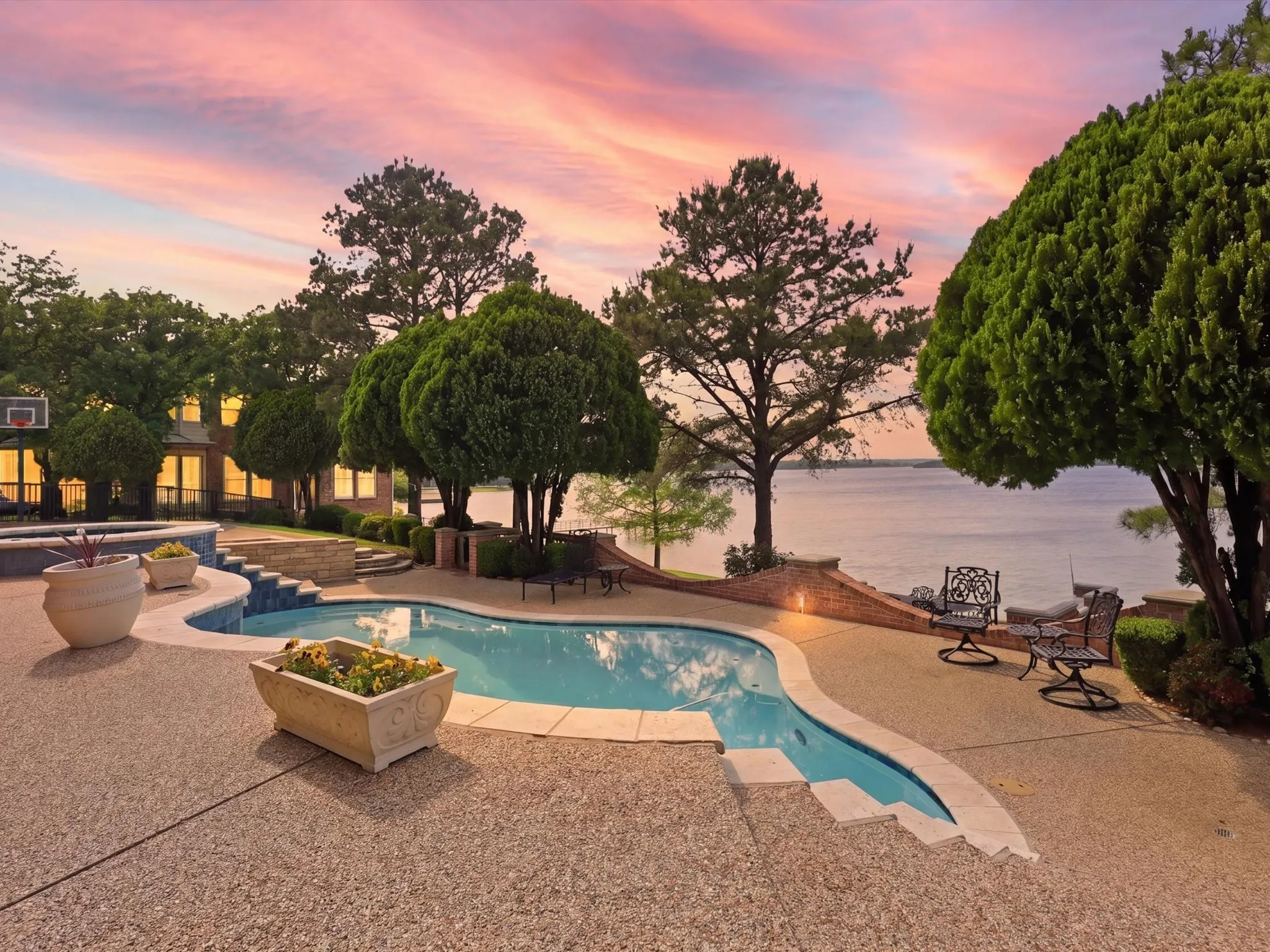 Single Family Residence For Sale in Tarrant County , 5815 Bay Club Drive, Arlington, Texas 76013, 5 Bedroom, 5 Bathroom, 3 Garage spaces, 4,634 Sqft, built in 1992, Preowned, mls#21236221, Real Estate Agent in Arlington, Homes For Sale in Tarrant county, Homes For Sale in Arlington, Realtor in Arlington Texas, Real Estate Brokerage Independent Realty Texas, Luminita Cordes Realtor