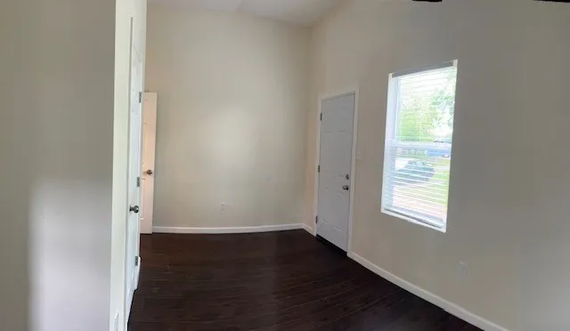 Apartment For Rent in Hunt County , 3112 Stonewall Street 2, Greenville, Texas 75401, 1 Bedroom, 1 Bathroom, Garage spaces, 730 Sqft, built in 1940, Preowned, mls#21241480, Real Estate Agent in Greenville, Homes For Rent in Hunt county, Homes For Rent in Greenville, Realtor in Greenville Texas, Real Estate Brokerage Independent Realty Texas, Luminita Cordes Realtor