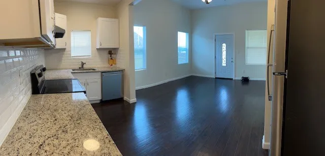 Apartment For Rent in Hunt County , 3112 Stonewall Street 2, Greenville, Texas 75401, 1 Bedroom, 1 Bathroom, Garage spaces, 730 Sqft, built in 1940, Preowned, mls#21241480, Real Estate Agent in Greenville, Homes For Rent in Hunt county, Homes For Rent in Greenville, Realtor in Greenville Texas, Real Estate Brokerage Independent Realty Texas, Luminita Cordes Realtor