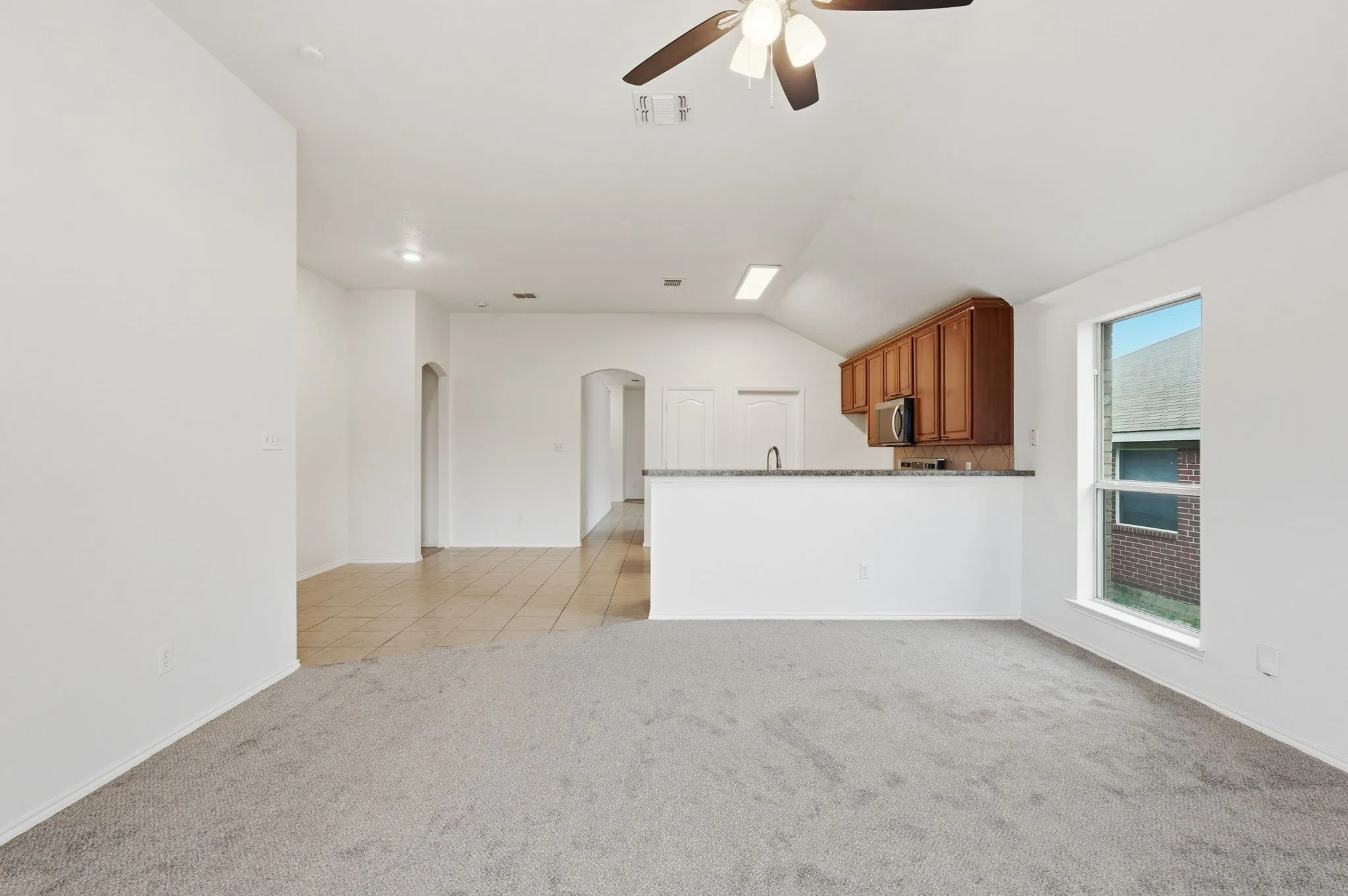 Single Family Residence For Sale in Tarrant County , 6233 Brooklynn Drive, Fort Worth, Texas 76179, 4 Bedroom, 2 Bathroom, 2 Garage spaces, 1,920 Sqft, built in 2005, mls#21239810, Real Estate Agent in Fort Worth, Homes For Sale in Tarrant county, Homes For Sale in Fort Worth, Realtor in Fort Worth Texas, Real Estate Brokerage Independent Realty Texas, Luminita Cordes Realtor