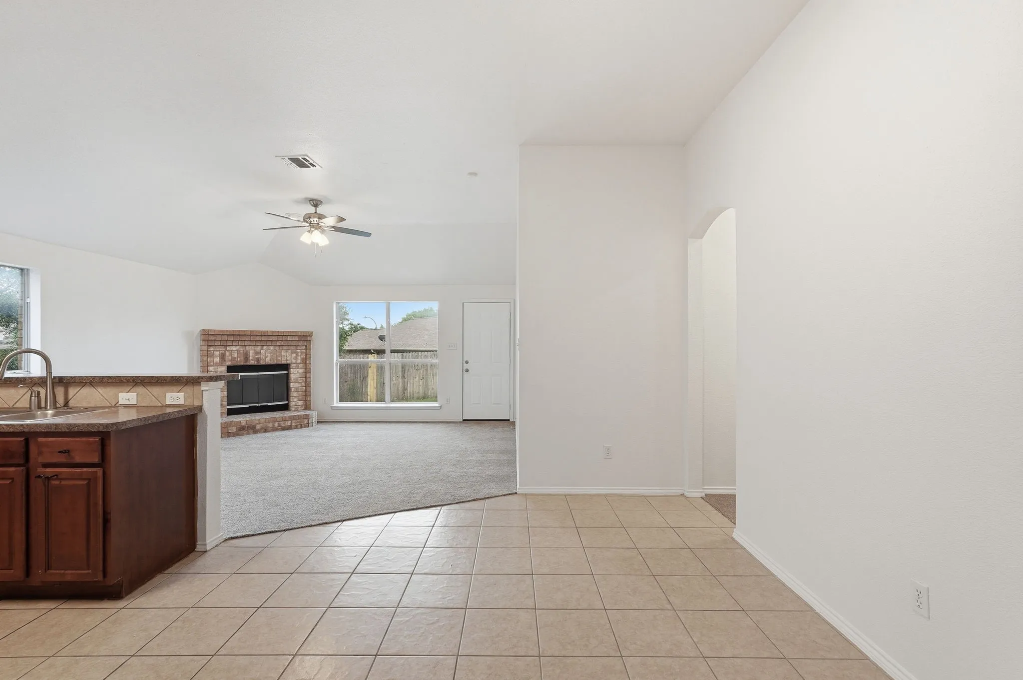 Single Family Residence For Sale in Tarrant County , 6233 Brooklynn Drive, Fort Worth, Texas 76179, 4 Bedroom, 2 Bathroom, 2 Garage spaces, 1,920 Sqft, built in 2005, mls#21239810, Real Estate Agent in Fort Worth, Homes For Sale in Tarrant county, Homes For Sale in Fort Worth, Realtor in Fort Worth Texas, Real Estate Brokerage Independent Realty Texas, Luminita Cordes Realtor