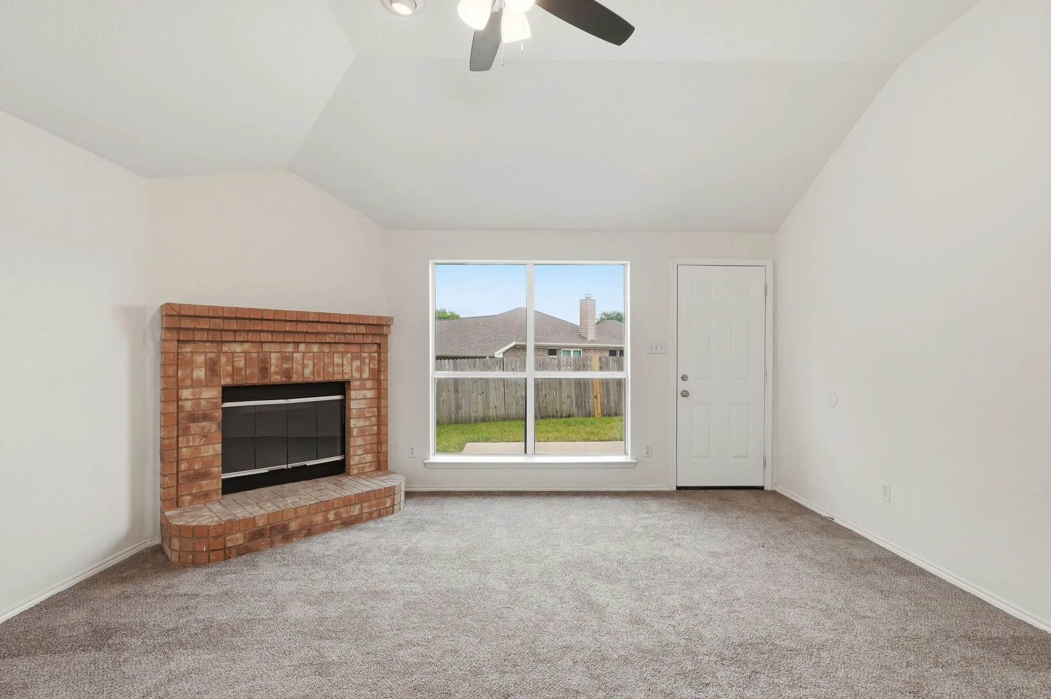 Single Family Residence For Sale in Tarrant County , 6233 Brooklynn Drive, Fort Worth, Texas 76179, 4 Bedroom, 2 Bathroom, 2 Garage spaces, 1,920 Sqft, built in 2005, mls#21239810, Real Estate Agent in Fort Worth, Homes For Sale in Tarrant county, Homes For Sale in Fort Worth, Realtor in Fort Worth Texas, Real Estate Brokerage Independent Realty Texas, Luminita Cordes Realtor