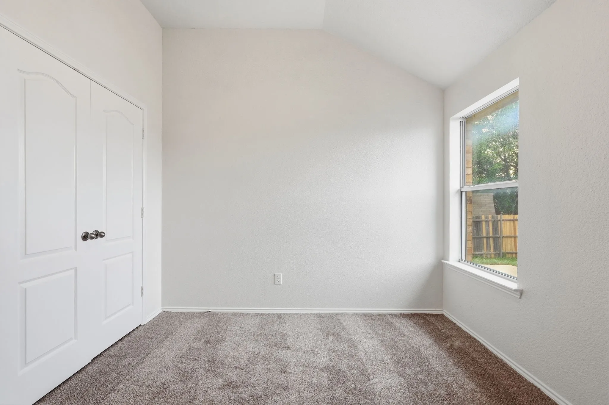 Single Family Residence For Sale in Tarrant County , 6233 Brooklynn Drive, Fort Worth, Texas 76179, 4 Bedroom, 2 Bathroom, 2 Garage spaces, 1,920 Sqft, built in 2005, mls#21239810, Real Estate Agent in Fort Worth, Homes For Sale in Tarrant county, Homes For Sale in Fort Worth, Realtor in Fort Worth Texas, Real Estate Brokerage Independent Realty Texas, Luminita Cordes Realtor