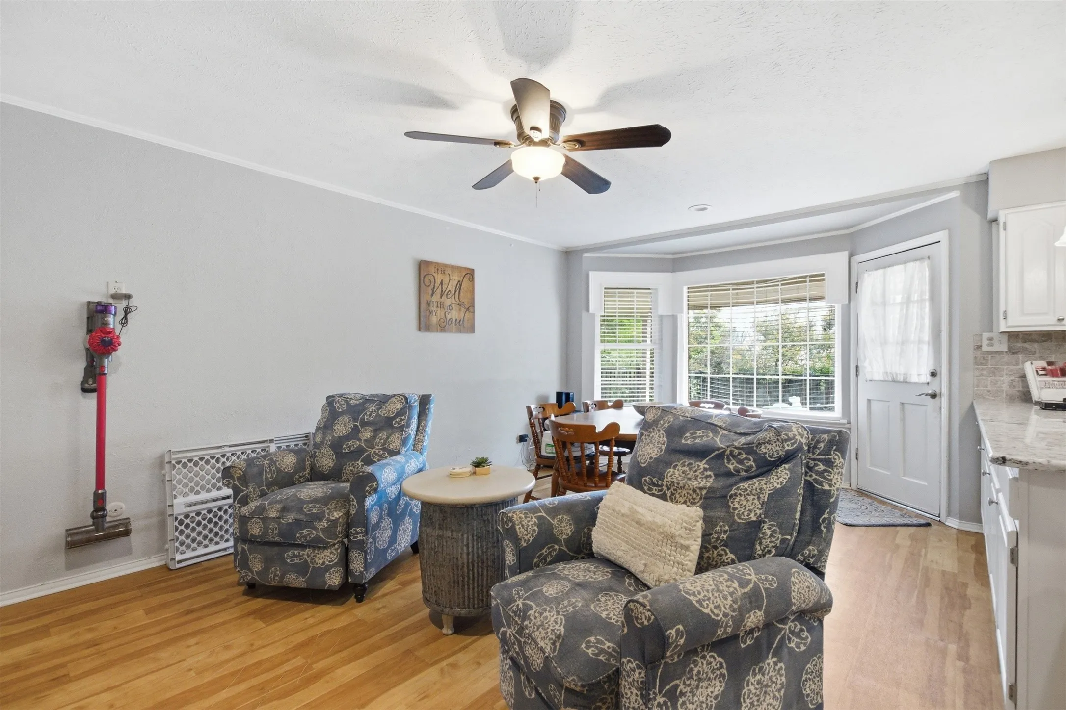Condominium For Sale in Dallas County , 5852 Marina Drive 21, Garland, Texas 75043, 3 Bedroom, 4 Bathroom, Garage spaces, 2,164 Sqft, built in 1977, mls#21241582, Real Estate Agent in Garland, Homes For Sale in Dallas county, Homes For Sale in Garland, Realtor in Garland Texas, Real Estate Brokerage Independent Realty Texas, Luminita Cordes Realtor