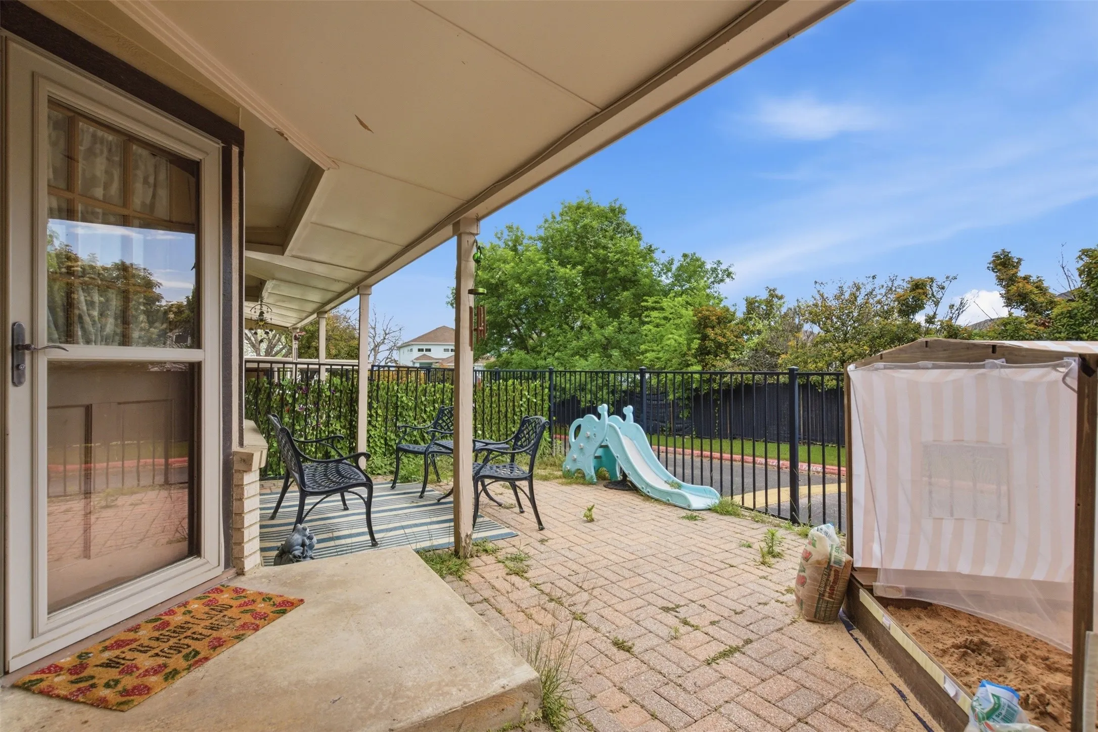 Condominium For Sale in Dallas County , 5852 Marina Drive 21, Garland, Texas 75043, 3 Bedroom, 4 Bathroom, Garage spaces, 2,164 Sqft, built in 1977, mls#21241582, Real Estate Agent in Garland, Homes For Sale in Dallas county, Homes For Sale in Garland, Realtor in Garland Texas, Real Estate Brokerage Independent Realty Texas, Luminita Cordes Realtor