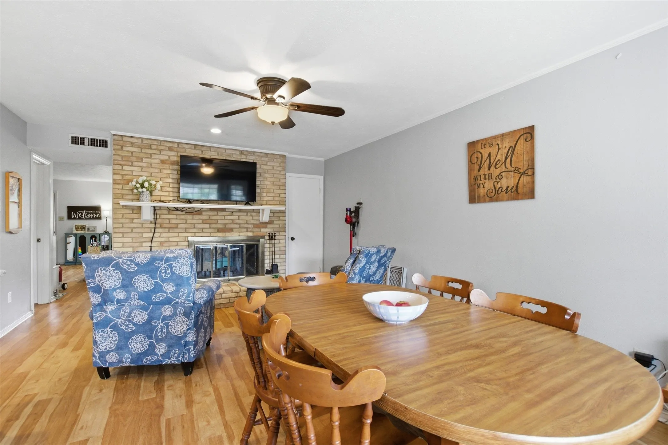 Condominium For Sale in Dallas County , 5852 Marina Drive 21, Garland, Texas 75043, 3 Bedroom, 4 Bathroom, Garage spaces, 2,164 Sqft, built in 1977, mls#21241582, Real Estate Agent in Garland, Homes For Sale in Dallas county, Homes For Sale in Garland, Realtor in Garland Texas, Real Estate Brokerage Independent Realty Texas, Luminita Cordes Realtor