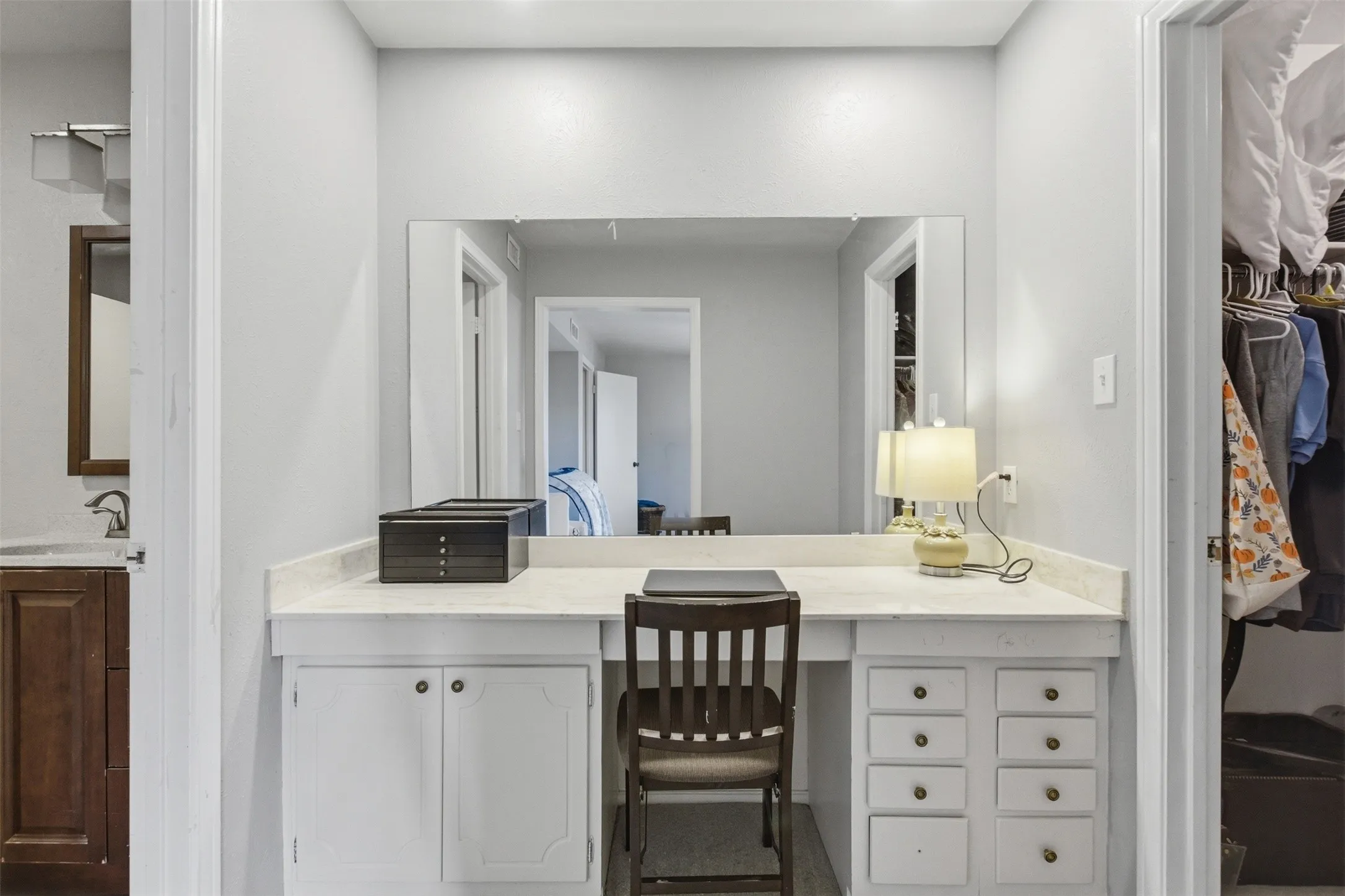 Condominium For Sale in Dallas County , 5852 Marina Drive 21, Garland, Texas 75043, 3 Bedroom, 4 Bathroom, Garage spaces, 2,164 Sqft, built in 1977, mls#21241582, Real Estate Agent in Garland, Homes For Sale in Dallas county, Homes For Sale in Garland, Realtor in Garland Texas, Real Estate Brokerage Independent Realty Texas, Luminita Cordes Realtor