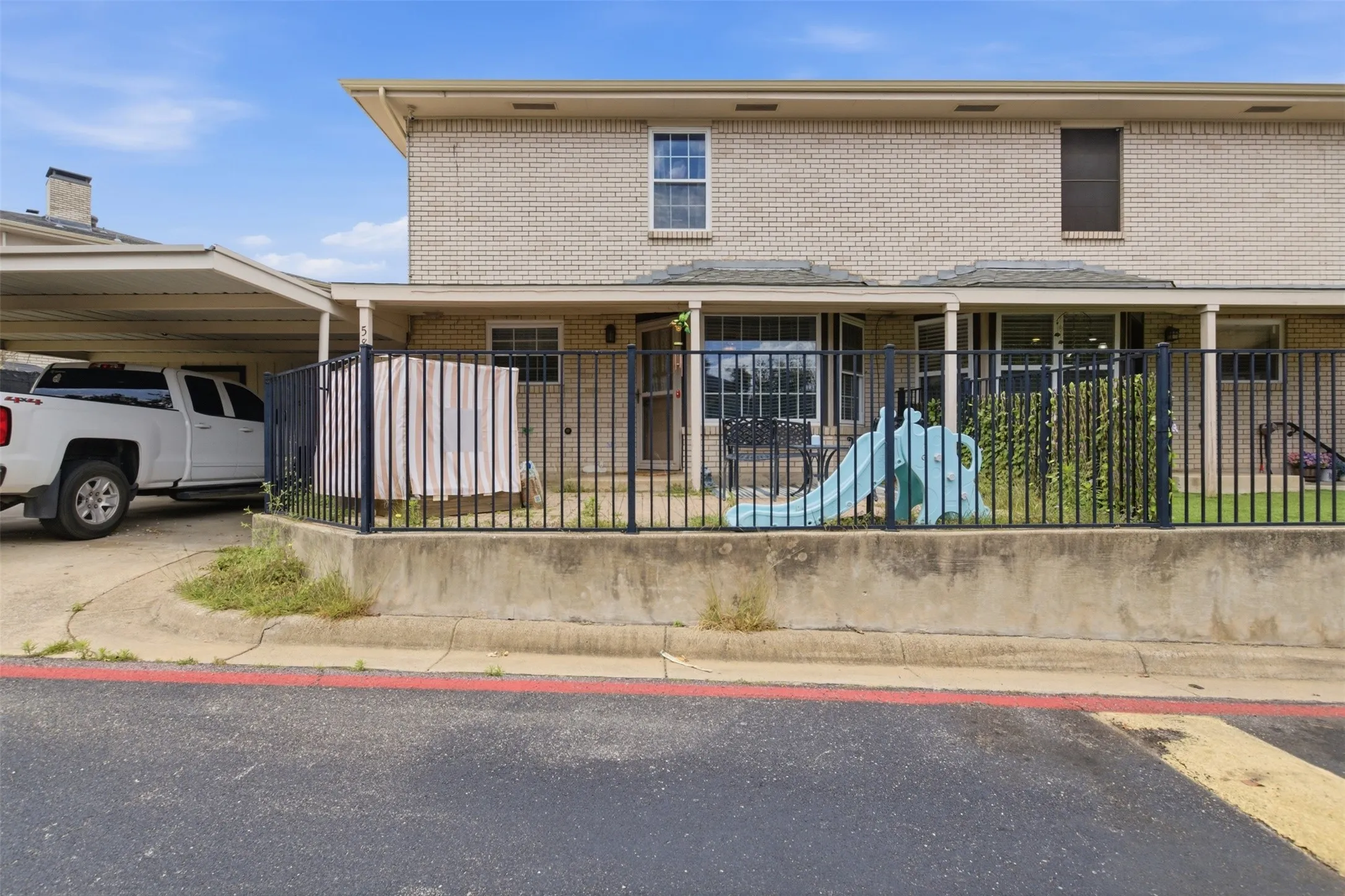 Condominium For Sale in Dallas County , 5852 Marina Drive 21, Garland, Texas 75043, 3 Bedroom, 4 Bathroom, Garage spaces, 2,164 Sqft, built in 1977, mls#21241582, Real Estate Agent in Garland, Homes For Sale in Dallas county, Homes For Sale in Garland, Realtor in Garland Texas, Real Estate Brokerage Independent Realty Texas, Luminita Cordes Realtor