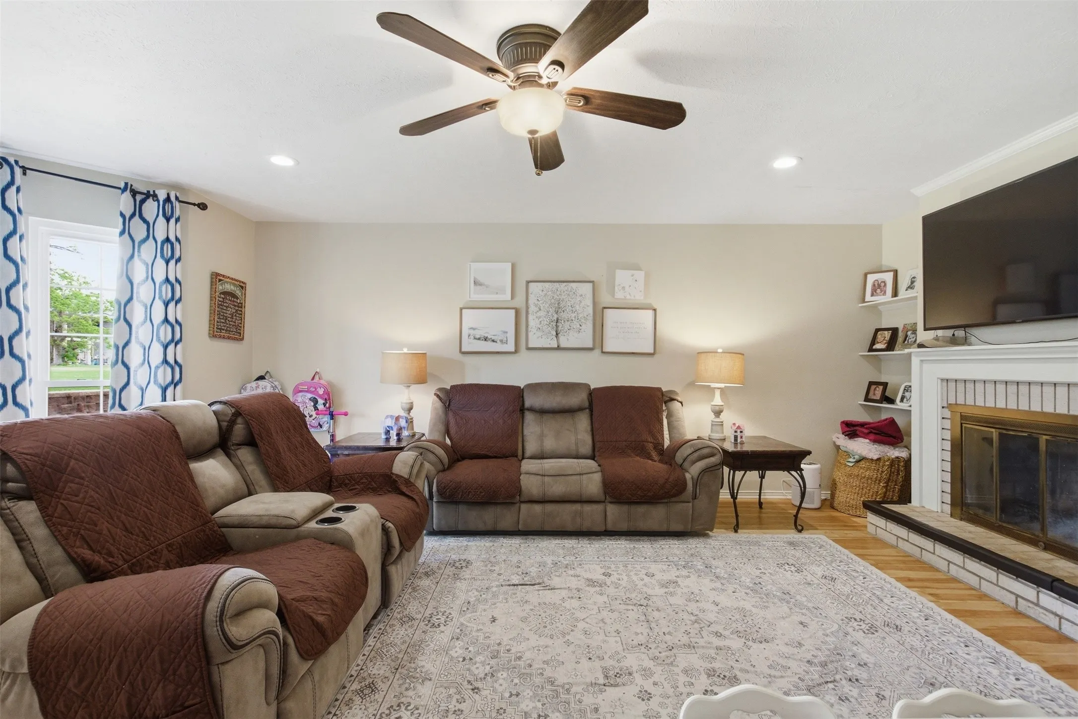 Condominium For Sale in Dallas County , 5852 Marina Drive 21, Garland, Texas 75043, 3 Bedroom, 4 Bathroom, Garage spaces, 2,164 Sqft, built in 1977, mls#21241582, Real Estate Agent in Garland, Homes For Sale in Dallas county, Homes For Sale in Garland, Realtor in Garland Texas, Real Estate Brokerage Independent Realty Texas, Luminita Cordes Realtor