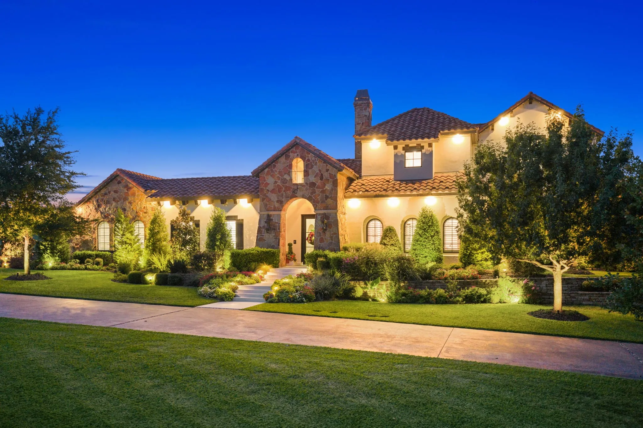 Single Family Residence For Sale in Tarrant County , 2 Paigebrooke, Westlake, Texas 76262, 5 Bedroom, 7 Bathroom, 4 Garage spaces, 7,638 Sqft, built in 2014, Preowned, mls#21234052, Real Estate Agent in Westlake, Homes For Sale in Tarrant county, Homes For Sale in Westlake, Realtor in Westlake Texas, Real Estate Brokerage Independent Realty Texas, Luminita Cordes Realtor