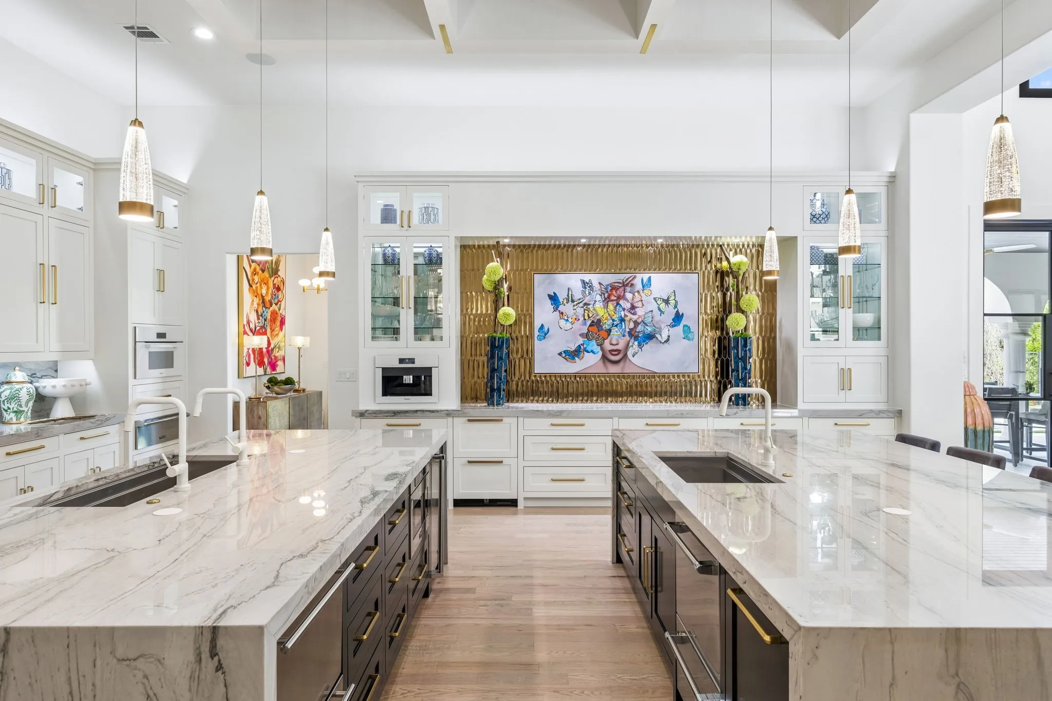 Single Family Residence For Sale in Tarrant County , 2 Paigebrooke, Westlake, Texas 76262, 5 Bedroom, 7 Bathroom, 4 Garage spaces, 7,638 Sqft, built in 2014, Preowned, mls#21234052, Real Estate Agent in Westlake, Homes For Sale in Tarrant county, Homes For Sale in Westlake, Realtor in Westlake Texas, Real Estate Brokerage Independent Realty Texas, Luminita Cordes Realtor