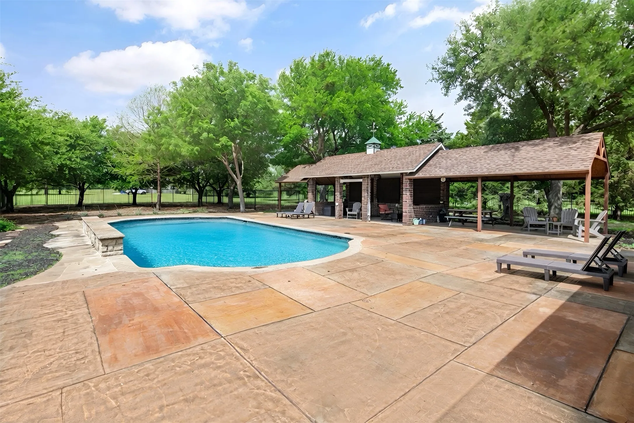 Single Family Residence For Sale in Collin County , 91 Seattle Slew Lane, Fairview, Texas 75069, 3 Bedroom, 4 Bathroom, 3 Garage spaces, 4,504 Sqft, built in 1992, Preowned, mls#21238846, Real Estate Agent in Fairview, Homes For Sale in Collin county, Homes For Sale in Fairview, Realtor in Fairview Texas, Real Estate Brokerage Independent Realty Texas, Luminita Cordes Realtor