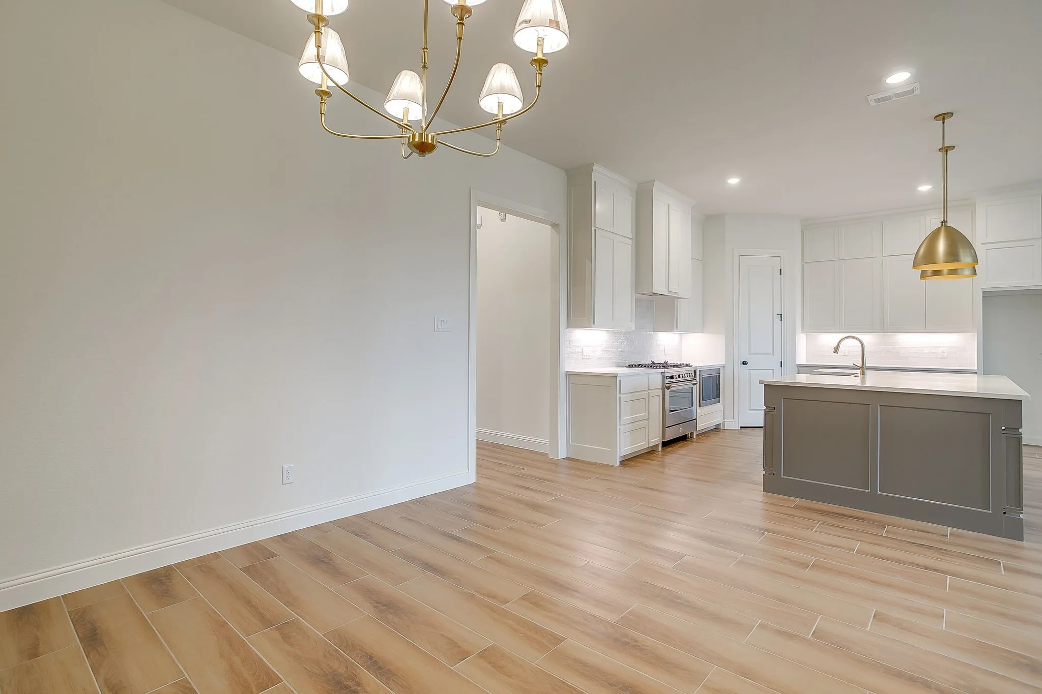 Single Family Residence For Sale in Tarrant County , 7286 Velvetleaf, Benbrook, Texas 76126, 3 Bedrooms, 2 Bathrooms, 2 Garage spaces, 2,082 Sqft, built in 2025, New Construction - Complete, Price $495,000, mls#21241599, Real Estate Agent in Benbrook, Homes For Sale in Tarrant county, Homes For Sale in Benbrook, Realtor in Benbrook Texas, Real Estate Brokerage Independent Realty Texas, Luminita Cordes Realtor