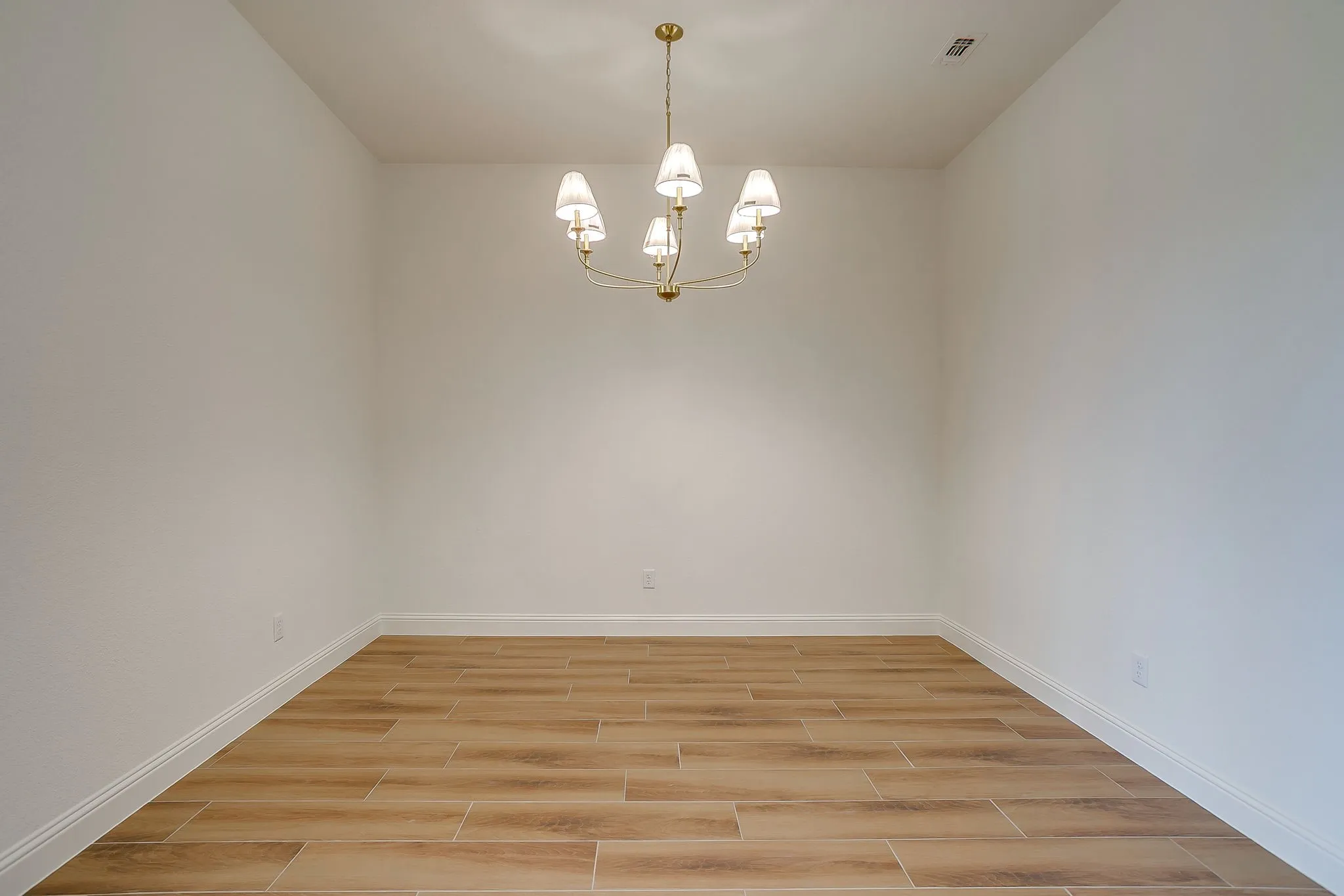 Single Family Residence For Sale in Tarrant County , 7286 Velvetleaf, Benbrook, Texas 76126, 3 Bedrooms, 2 Bathrooms, 2 Garage spaces, 2,082 Sqft, built in 2025, New Construction - Complete, Price $495,000, mls#21241599, Real Estate Agent in Benbrook, Homes For Sale in Tarrant county, Homes For Sale in Benbrook, Realtor in Benbrook Texas, Real Estate Brokerage Independent Realty Texas, Luminita Cordes Realtor