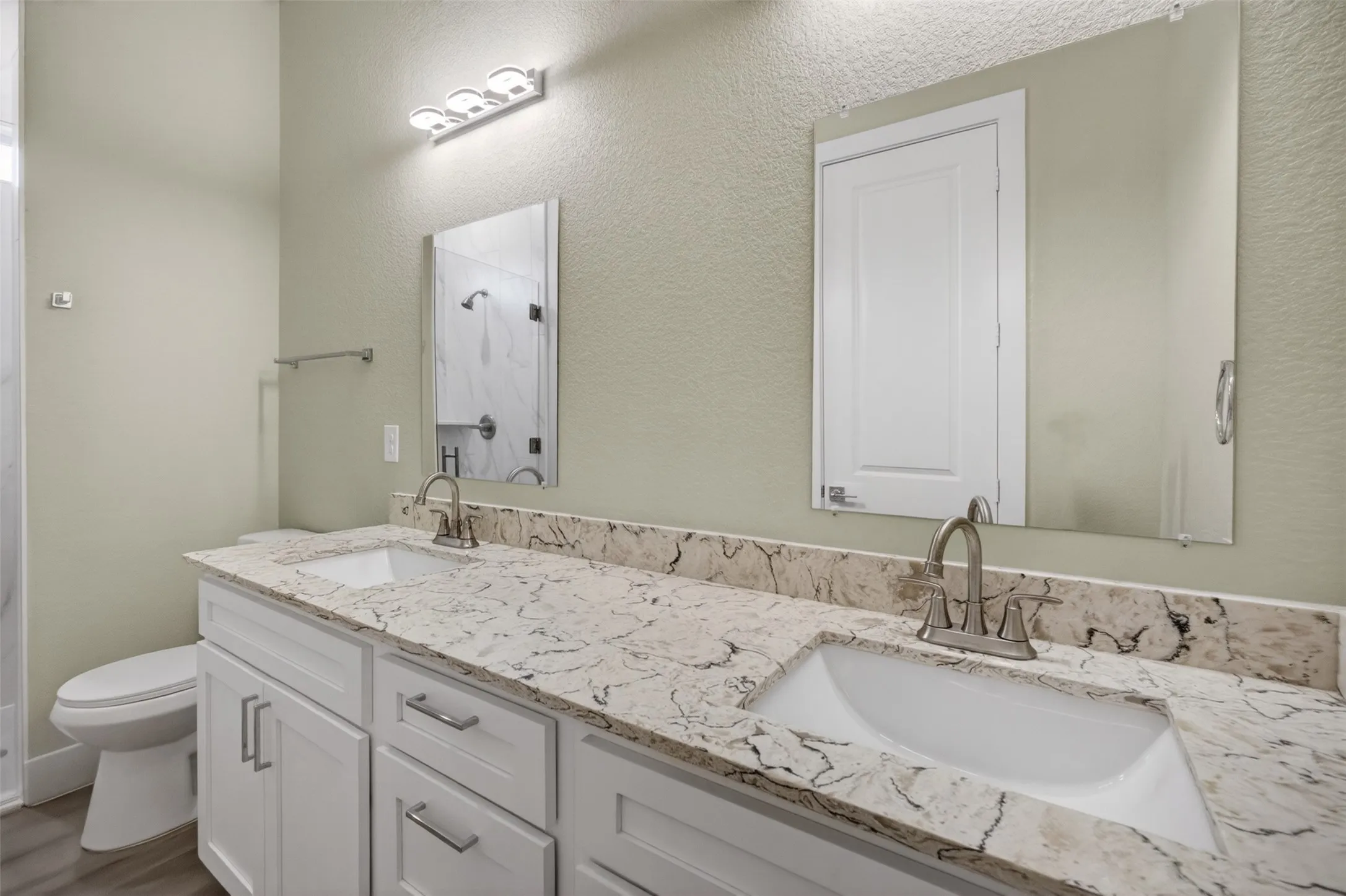 Single Family Residence For Sale in Tarrant County , 2945 Gordon Avenue, Fort Worth, Texas 76110, 5 Bedroom, 6 Bathroom, Garage spaces, 2,432 Sqft, built in 2024, mls#21241609, Real Estate Agent in Fort Worth, Homes For Sale in Tarrant county, Homes For Sale in Fort Worth, Realtor in Fort Worth Texas, Real Estate Brokerage Independent Realty Texas, Luminita Cordes Realtor
