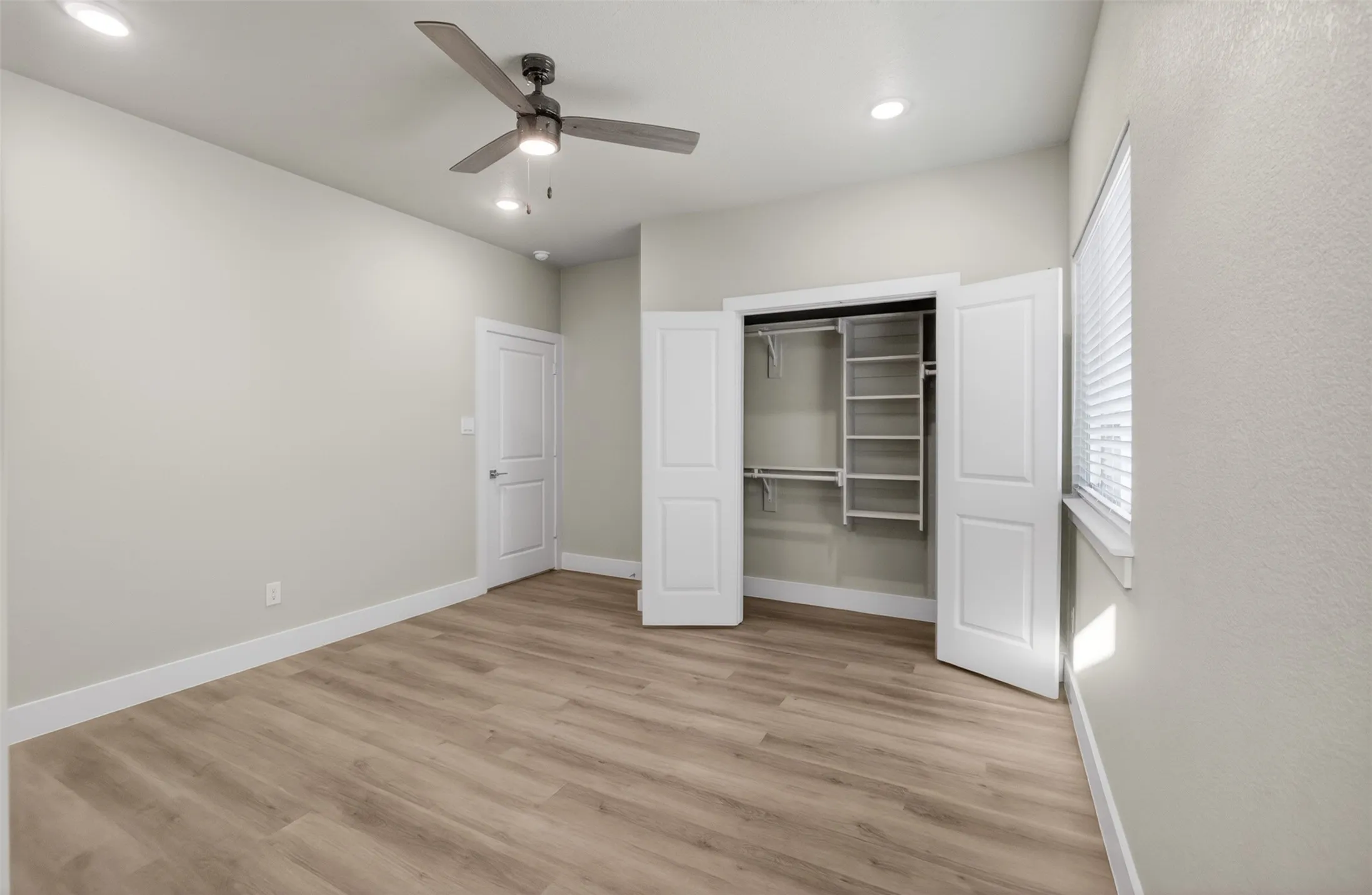 Single Family Residence For Sale in Tarrant County , 2945 Gordon Avenue, Fort Worth, Texas 76110, 5 Bedroom, 6 Bathroom, Garage spaces, 2,432 Sqft, built in 2024, mls#21241609, Real Estate Agent in Fort Worth, Homes For Sale in Tarrant county, Homes For Sale in Fort Worth, Realtor in Fort Worth Texas, Real Estate Brokerage Independent Realty Texas, Luminita Cordes Realtor