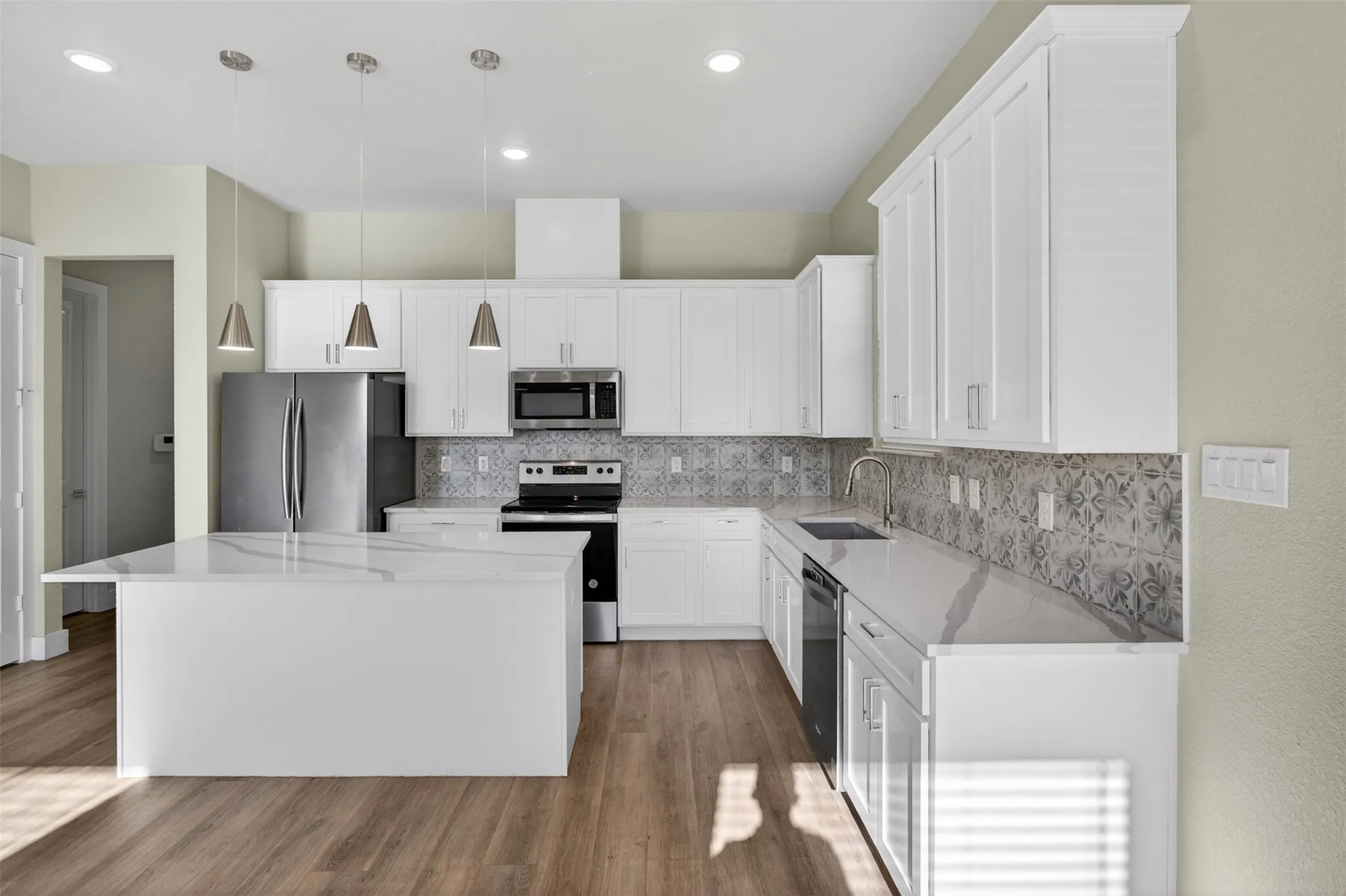 Single Family Residence For Sale in Tarrant County , 2945 Gordon Avenue, Fort Worth, Texas 76110, 5 Bedroom, 6 Bathroom, Garage spaces, 2,432 Sqft, built in 2024, mls#21241609, Real Estate Agent in Fort Worth, Homes For Sale in Tarrant county, Homes For Sale in Fort Worth, Realtor in Fort Worth Texas, Real Estate Brokerage Independent Realty Texas, Luminita Cordes Realtor