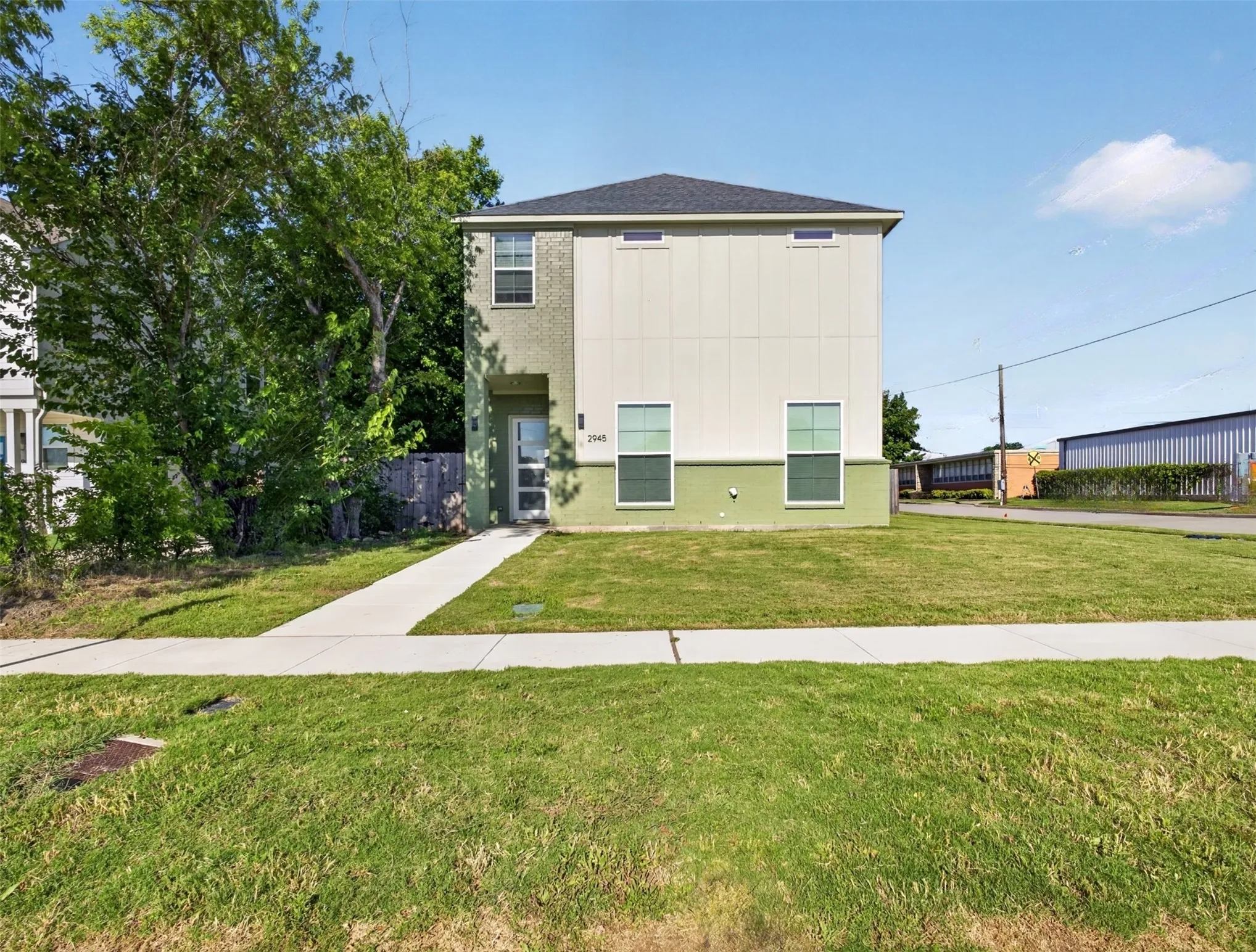Single Family Residence For Sale in Tarrant County , 2945 Gordon Avenue, Fort Worth, Texas 76110, 5 Bedroom, 6 Bathroom, Garage spaces, 2,432 Sqft, built in 2024, mls#21241609, Real Estate Agent in Fort Worth, Homes For Sale in Tarrant county, Homes For Sale in Fort Worth, Realtor in Fort Worth Texas, Real Estate Brokerage Independent Realty Texas, Luminita Cordes Realtor