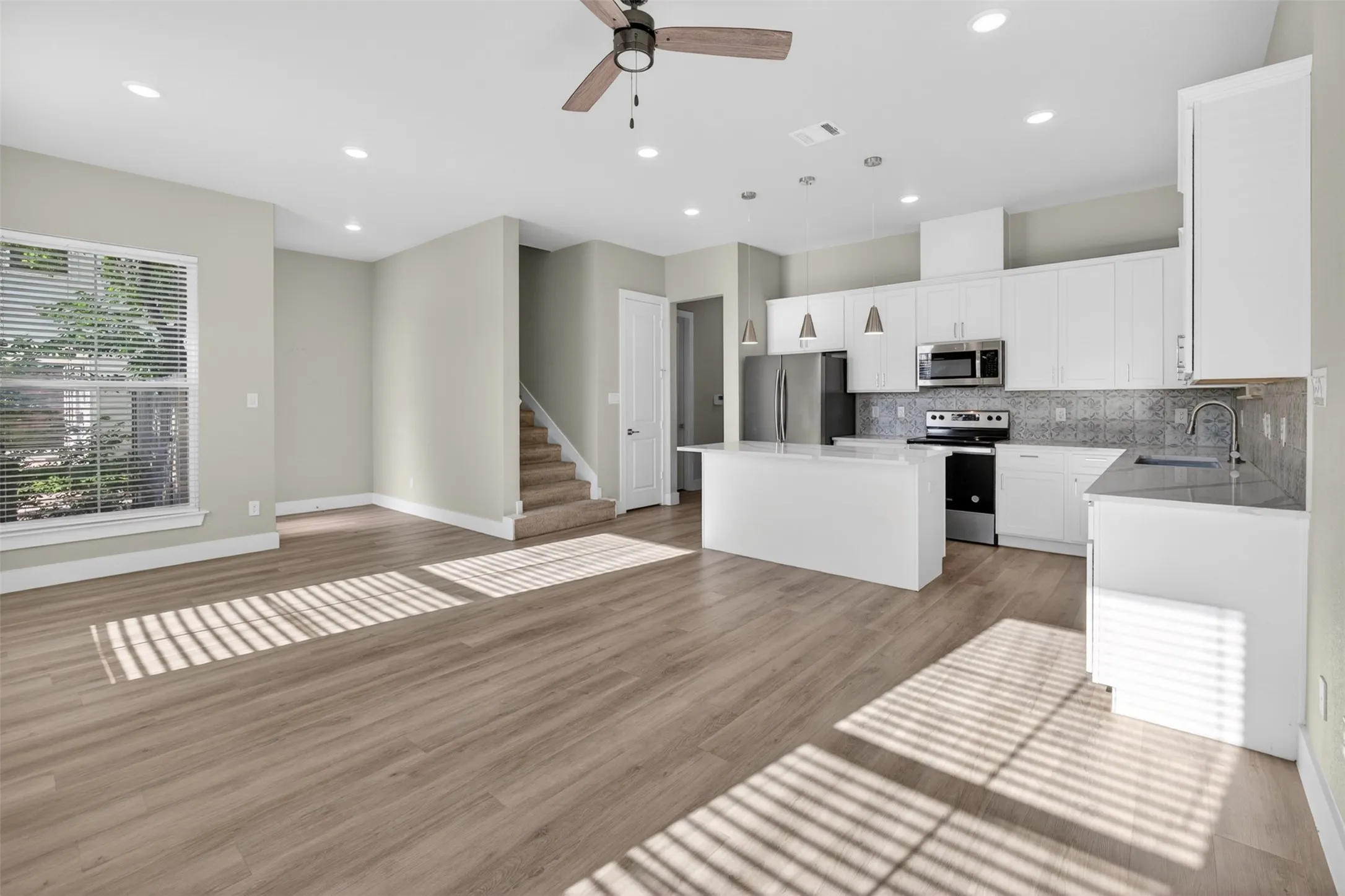 Single Family Residence For Sale in Tarrant County , 2945 Gordon Avenue, Fort Worth, Texas 76110, 5 Bedroom, 6 Bathroom, Garage spaces, 2,432 Sqft, built in 2024, mls#21241609, Real Estate Agent in Fort Worth, Homes For Sale in Tarrant county, Homes For Sale in Fort Worth, Realtor in Fort Worth Texas, Real Estate Brokerage Independent Realty Texas, Luminita Cordes Realtor