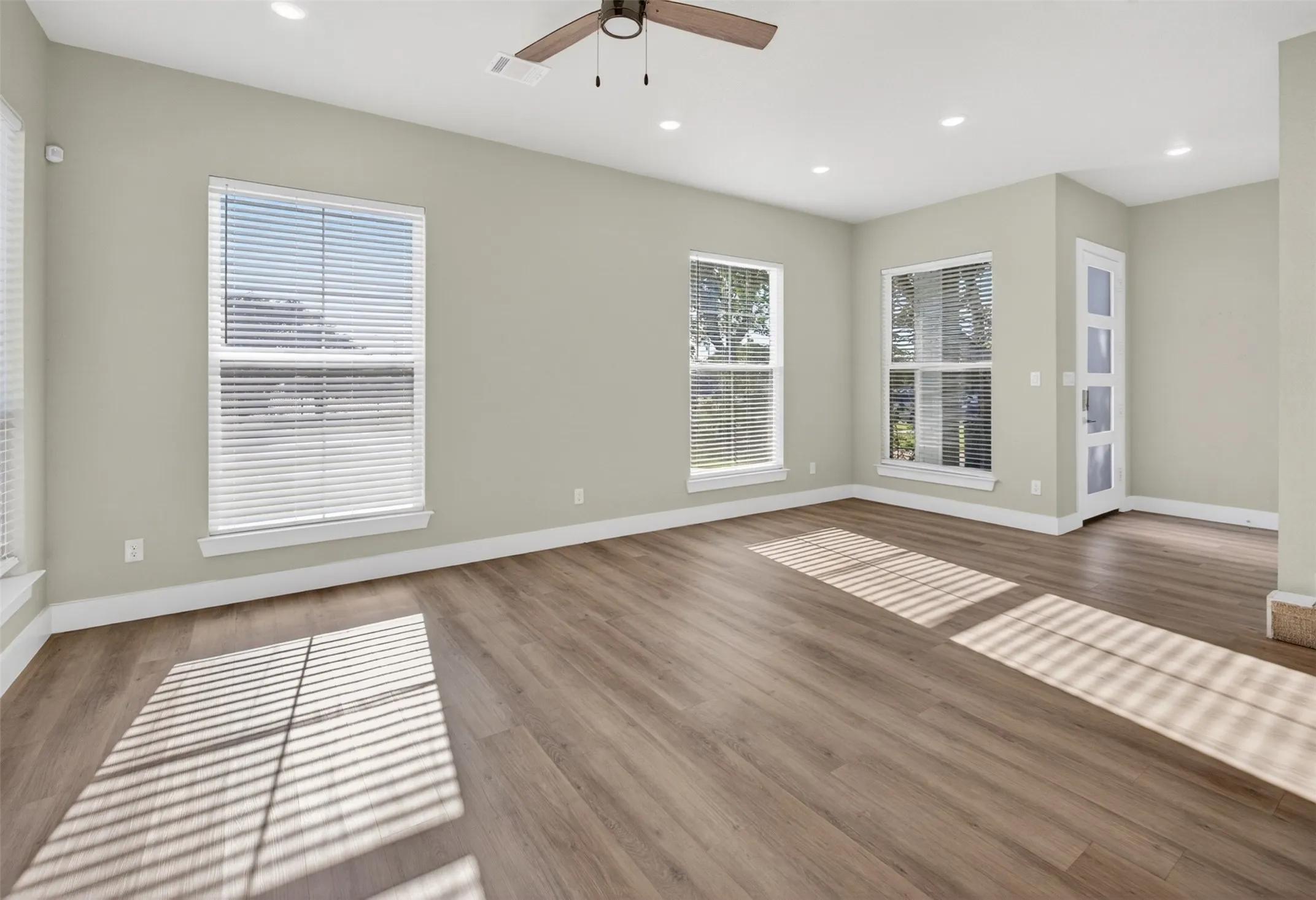 Single Family Residence For Sale in Tarrant County , 2945 Gordon Avenue, Fort Worth, Texas 76110, 5 Bedroom, 6 Bathroom, Garage spaces, 2,432 Sqft, built in 2024, mls#21241609, Real Estate Agent in Fort Worth, Homes For Sale in Tarrant county, Homes For Sale in Fort Worth, Realtor in Fort Worth Texas, Real Estate Brokerage Independent Realty Texas, Luminita Cordes Realtor