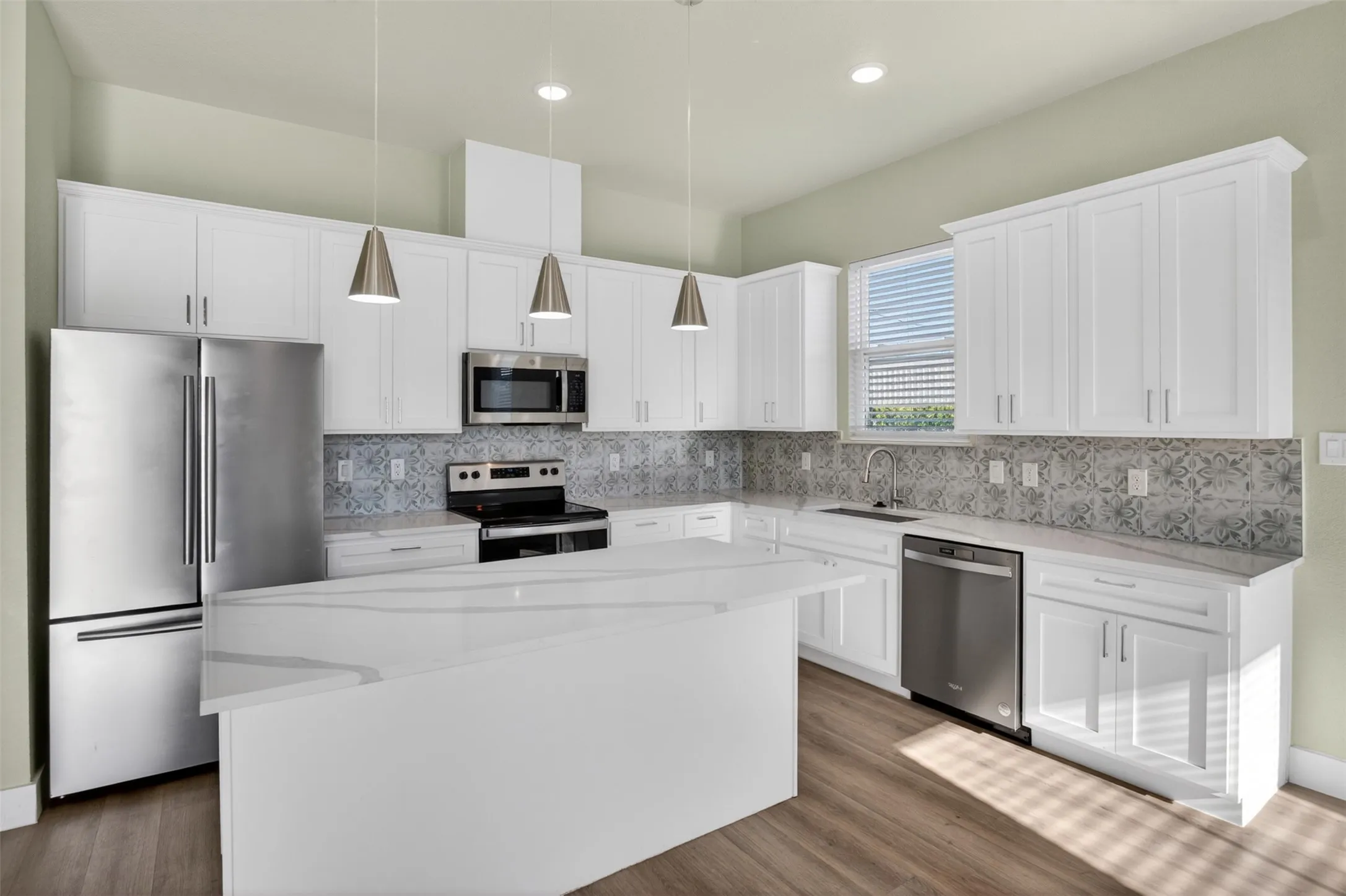 Single Family Residence For Sale in Tarrant County , 2945 Gordon Avenue, Fort Worth, Texas 76110, 5 Bedroom, 6 Bathroom, Garage spaces, 2,432 Sqft, built in 2024, mls#21241609, Real Estate Agent in Fort Worth, Homes For Sale in Tarrant county, Homes For Sale in Fort Worth, Realtor in Fort Worth Texas, Real Estate Brokerage Independent Realty Texas, Luminita Cordes Realtor