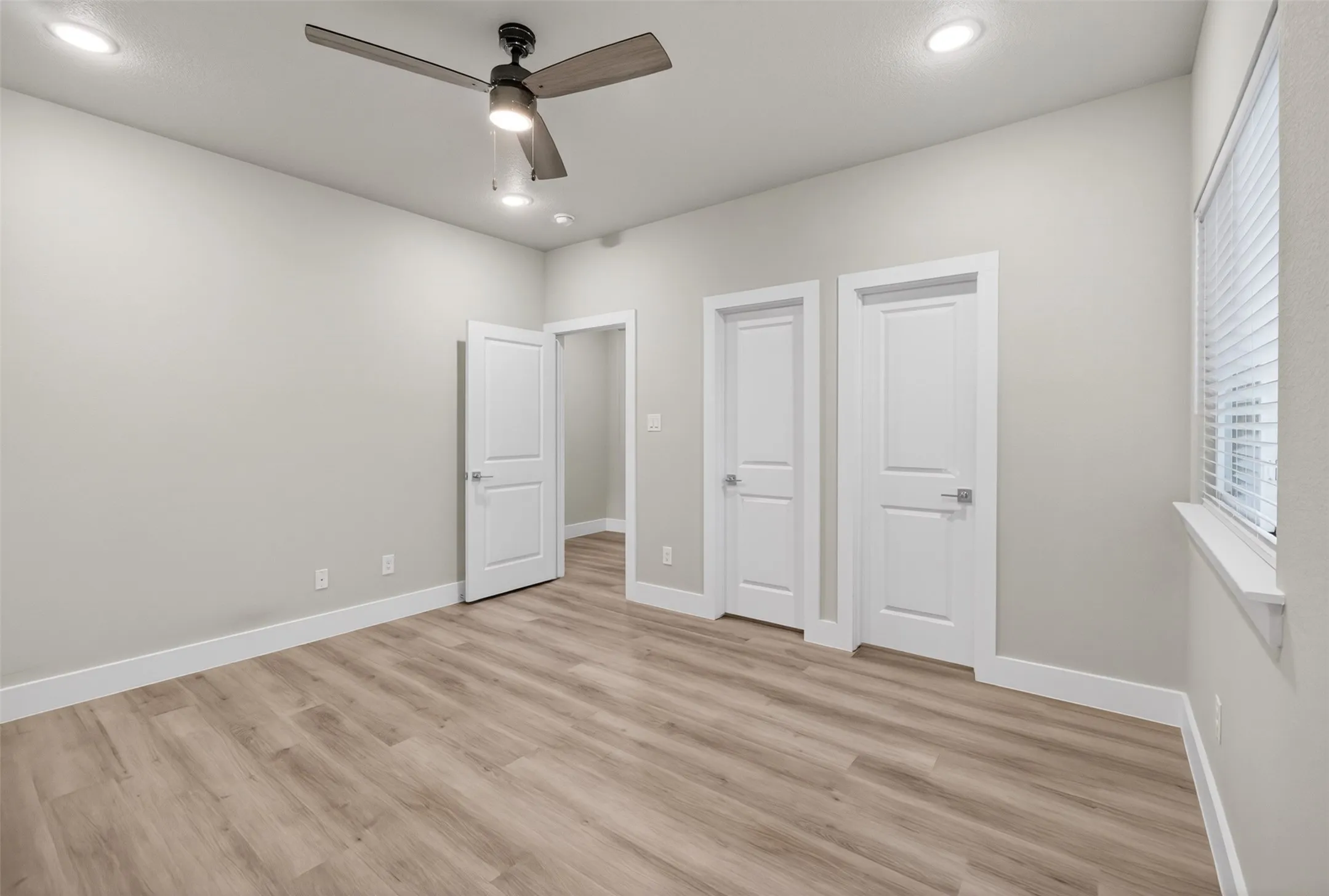 Single Family Residence For Sale in Tarrant County , 2945 Gordon Avenue, Fort Worth, Texas 76110, 5 Bedroom, 6 Bathroom, Garage spaces, 2,432 Sqft, built in 2024, mls#21241609, Real Estate Agent in Fort Worth, Homes For Sale in Tarrant county, Homes For Sale in Fort Worth, Realtor in Fort Worth Texas, Real Estate Brokerage Independent Realty Texas, Luminita Cordes Realtor