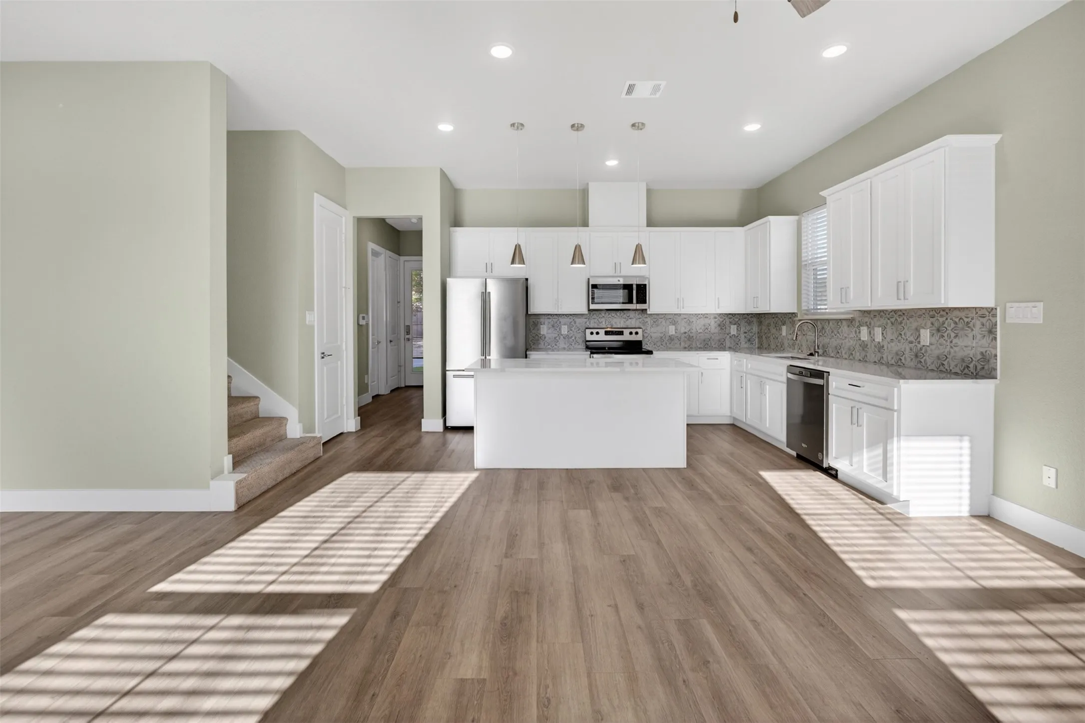 Single Family Residence For Sale in Tarrant County , 2945 Gordon Avenue, Fort Worth, Texas 76110, 5 Bedroom, 6 Bathroom, Garage spaces, 2,432 Sqft, built in 2024, mls#21241609, Real Estate Agent in Fort Worth, Homes For Sale in Tarrant county, Homes For Sale in Fort Worth, Realtor in Fort Worth Texas, Real Estate Brokerage Independent Realty Texas, Luminita Cordes Realtor