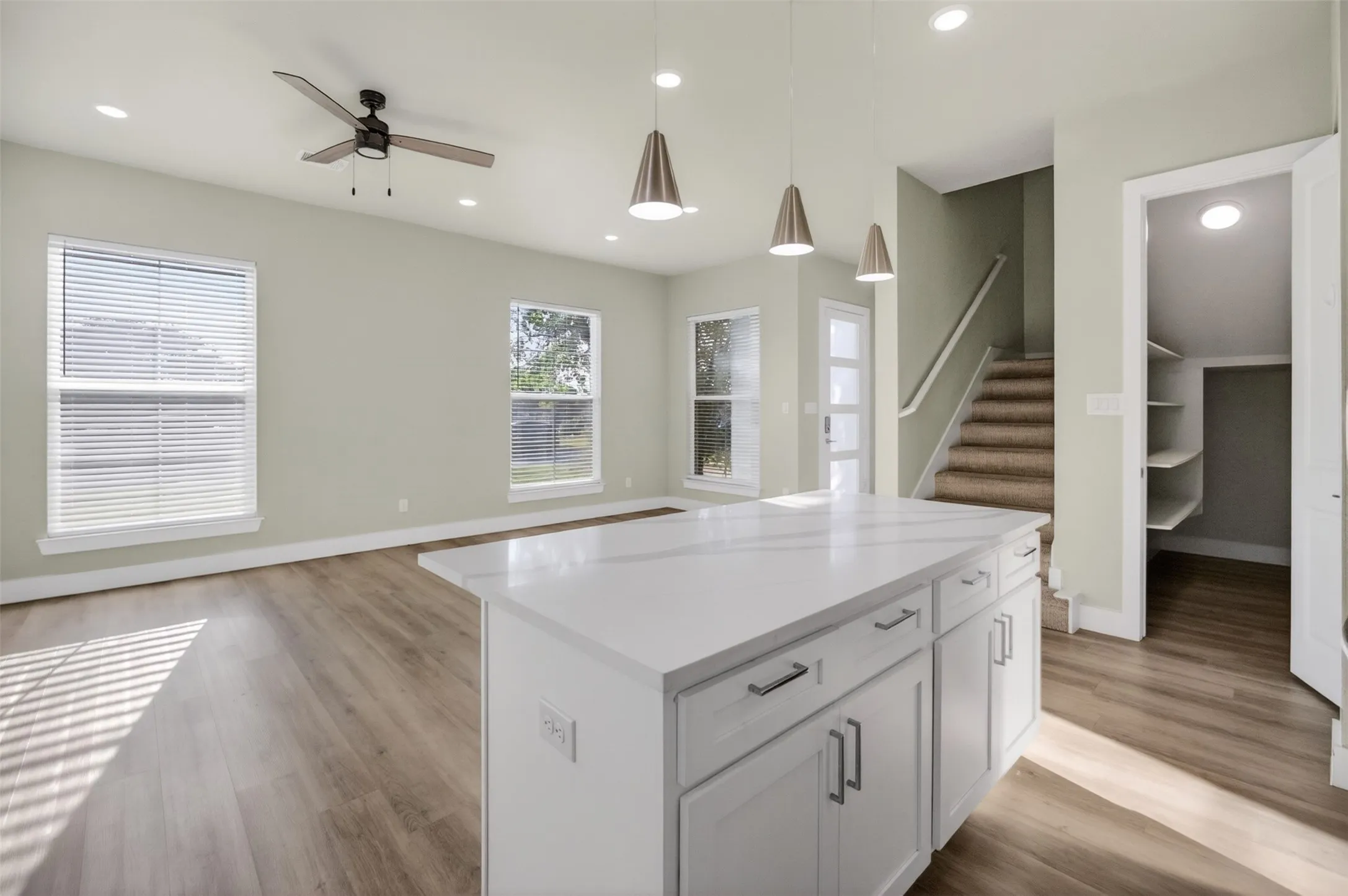 Single Family Residence For Sale in Tarrant County , 2945 Gordon Avenue, Fort Worth, Texas 76110, 5 Bedroom, 6 Bathroom, Garage spaces, 2,432 Sqft, built in 2024, mls#21241609, Real Estate Agent in Fort Worth, Homes For Sale in Tarrant county, Homes For Sale in Fort Worth, Realtor in Fort Worth Texas, Real Estate Brokerage Independent Realty Texas, Luminita Cordes Realtor