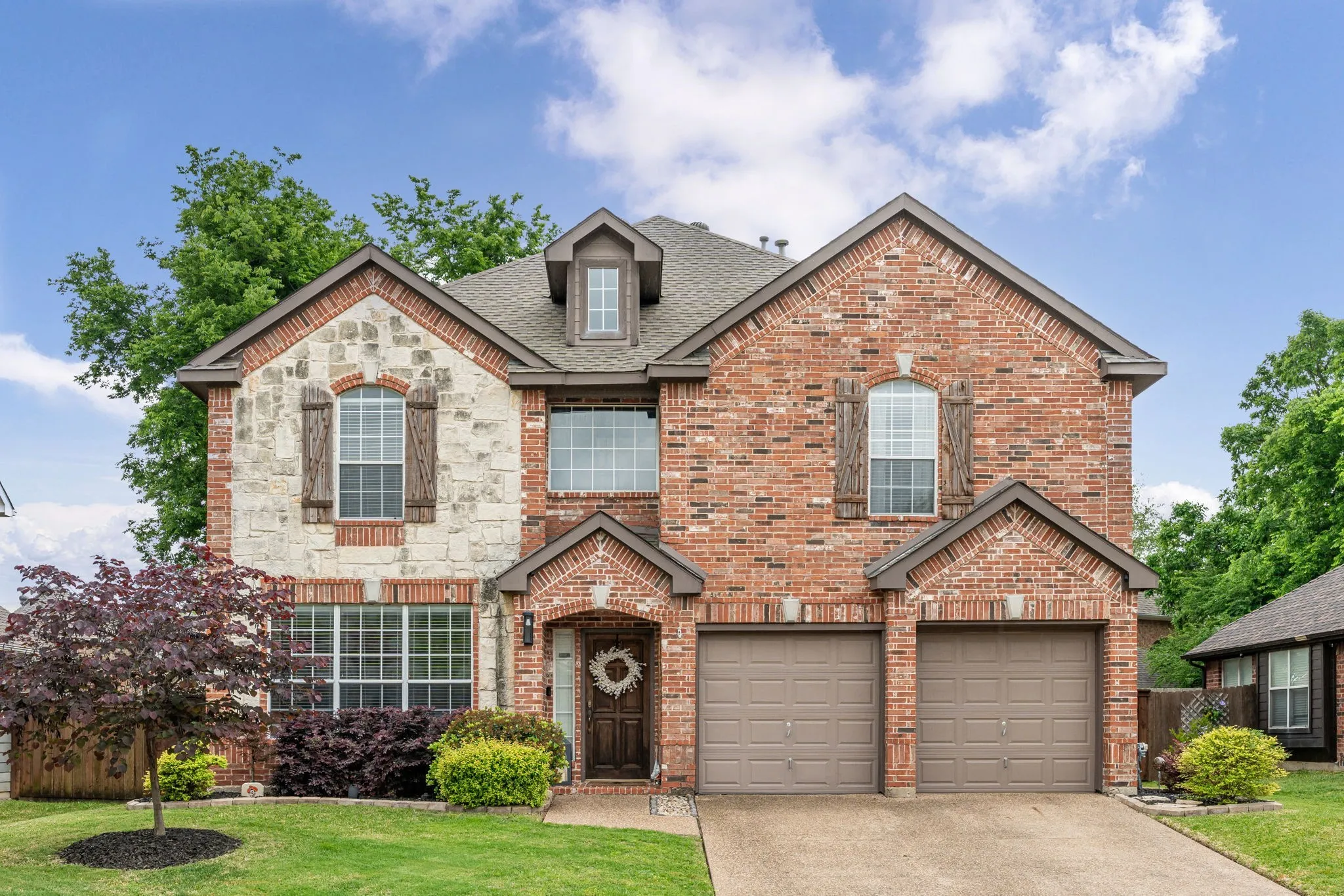 Single Family Residence For Sale in Collin County , 5305 Arrowhead Way, Mc Kinney, Texas 75072, 4 Bedroom, 3 Bathroom, 2 Garage spaces, 2,936 Sqft, built in 2001, Preowned, mls#21134493, Real Estate Agent in Mc Kinney, Homes For Sale in Collin county, Homes For Sale in Mc Kinney, Realtor in Mc Kinney Texas, Real Estate Brokerage Independent Realty Texas, Luminita Cordes Realtor